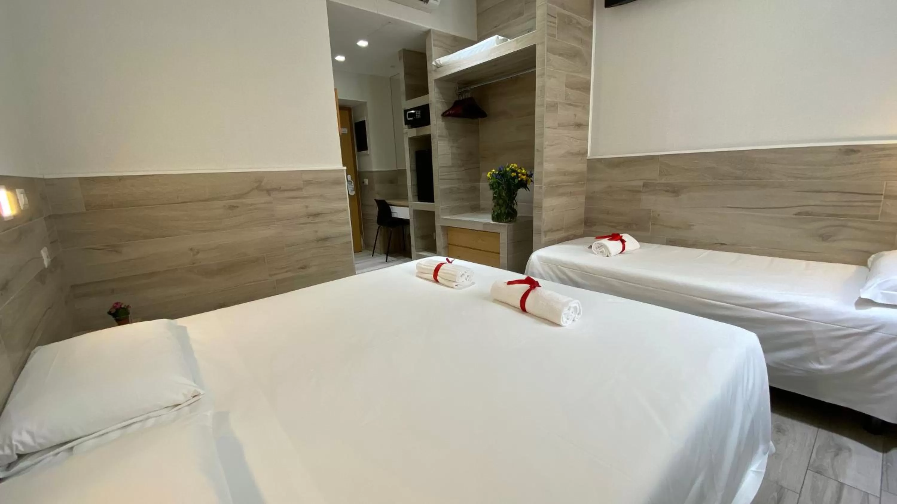 Bedroom, Bed in Eurohotel