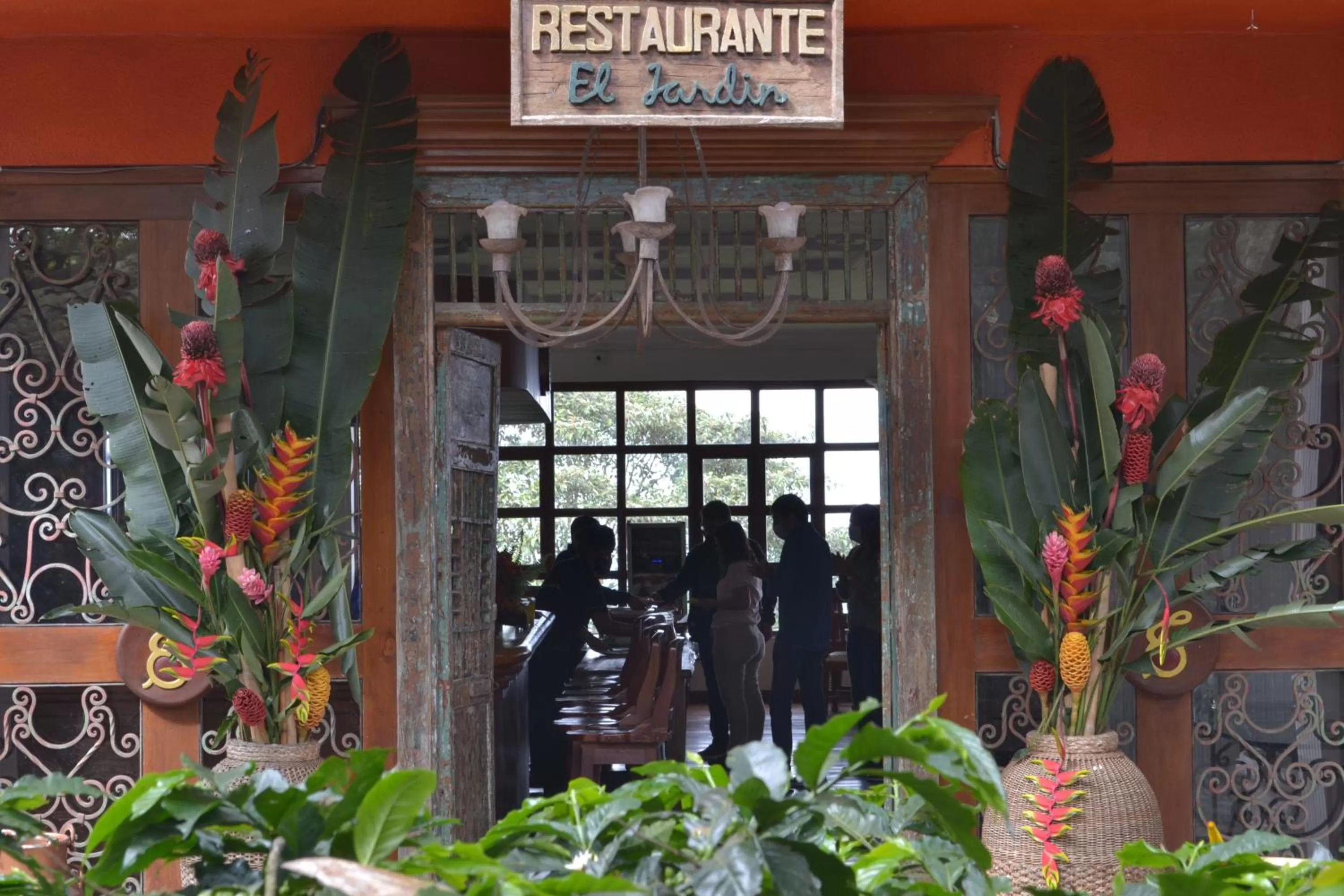 Restaurant/places to eat in El Edén Country hotel y Club Residencial