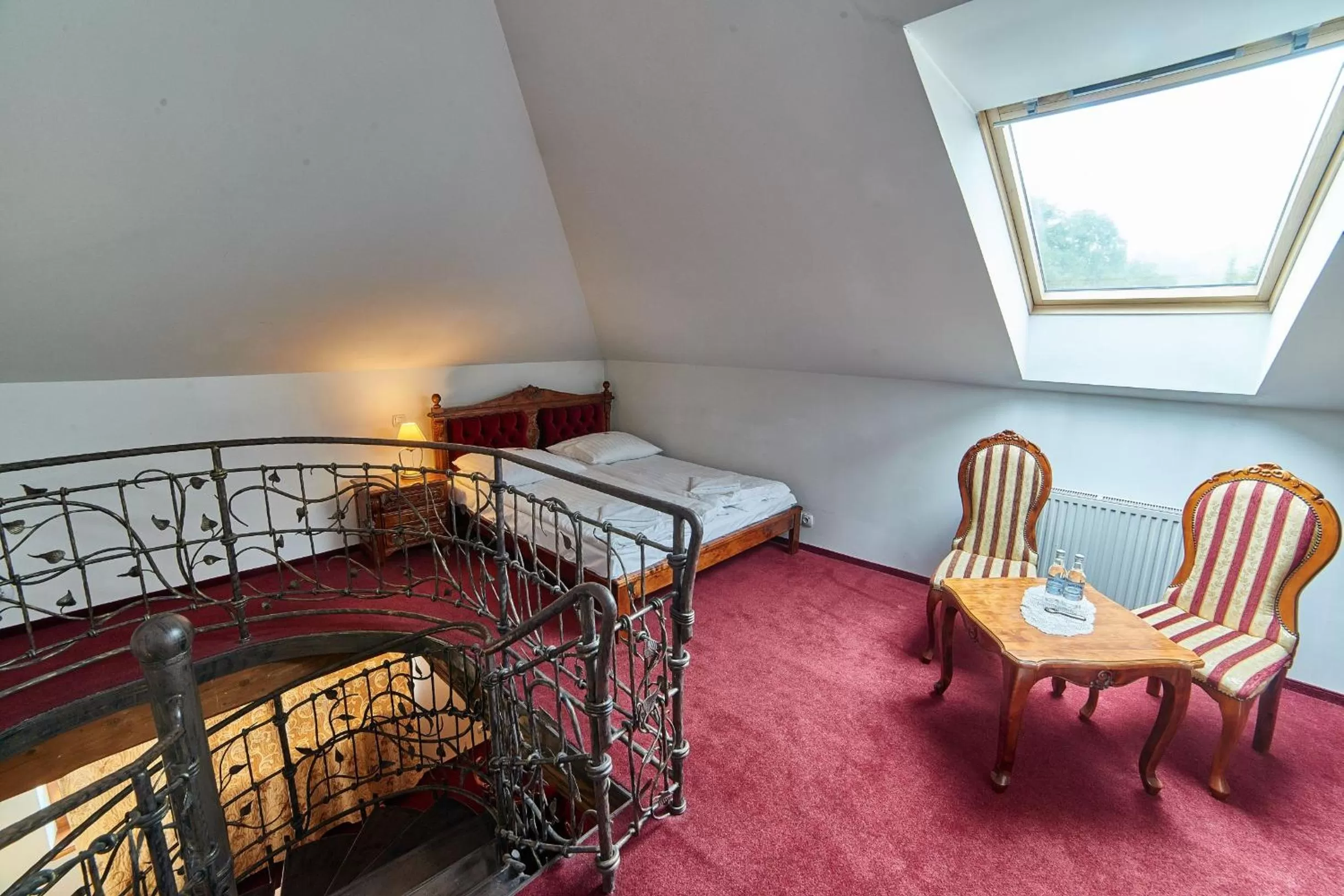 Other, Bed in Folwark Stara Winiarnia