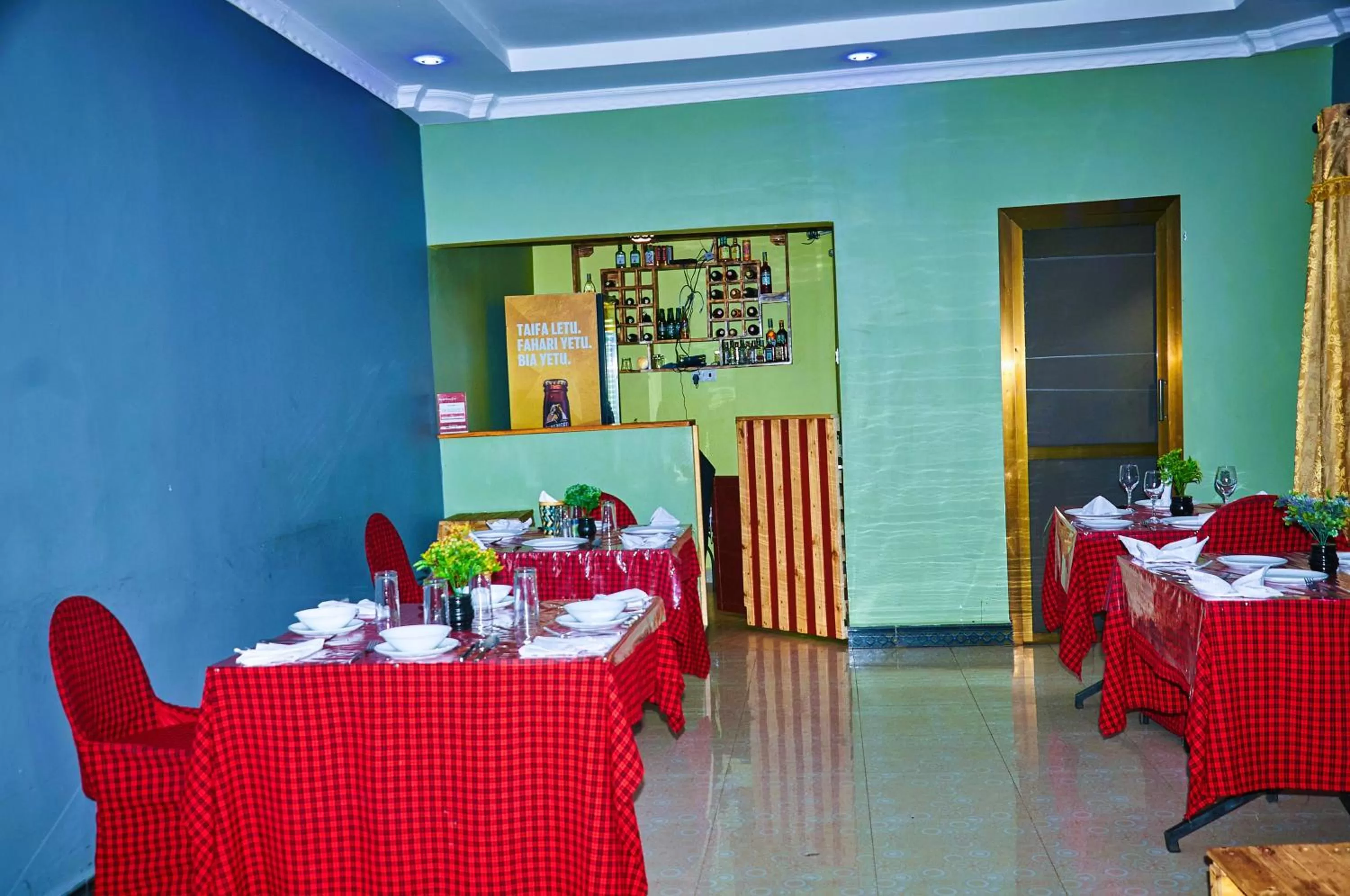 Restaurant/places to eat in Safari Park House