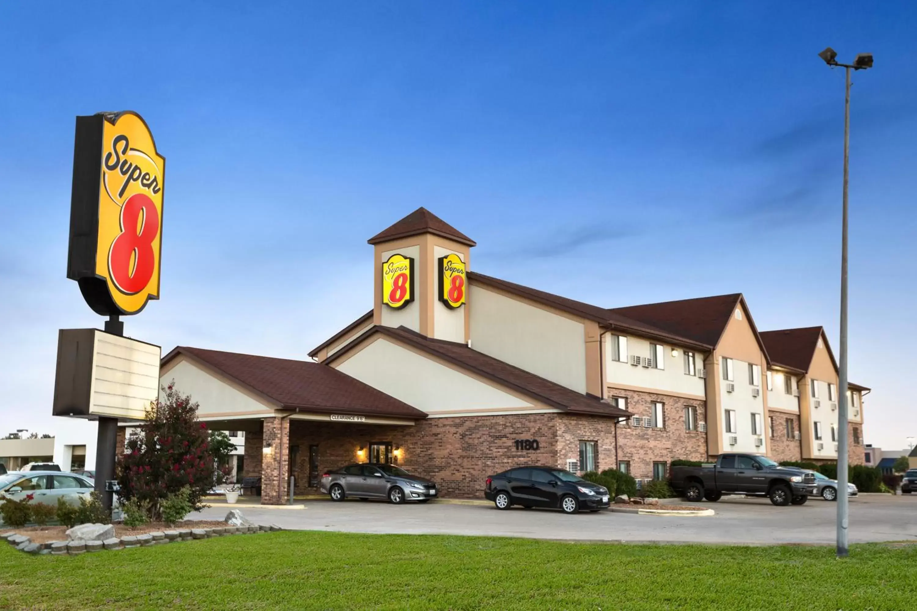 Nearby landmark, Property Building in Super 8 by Wyndham Carbondale