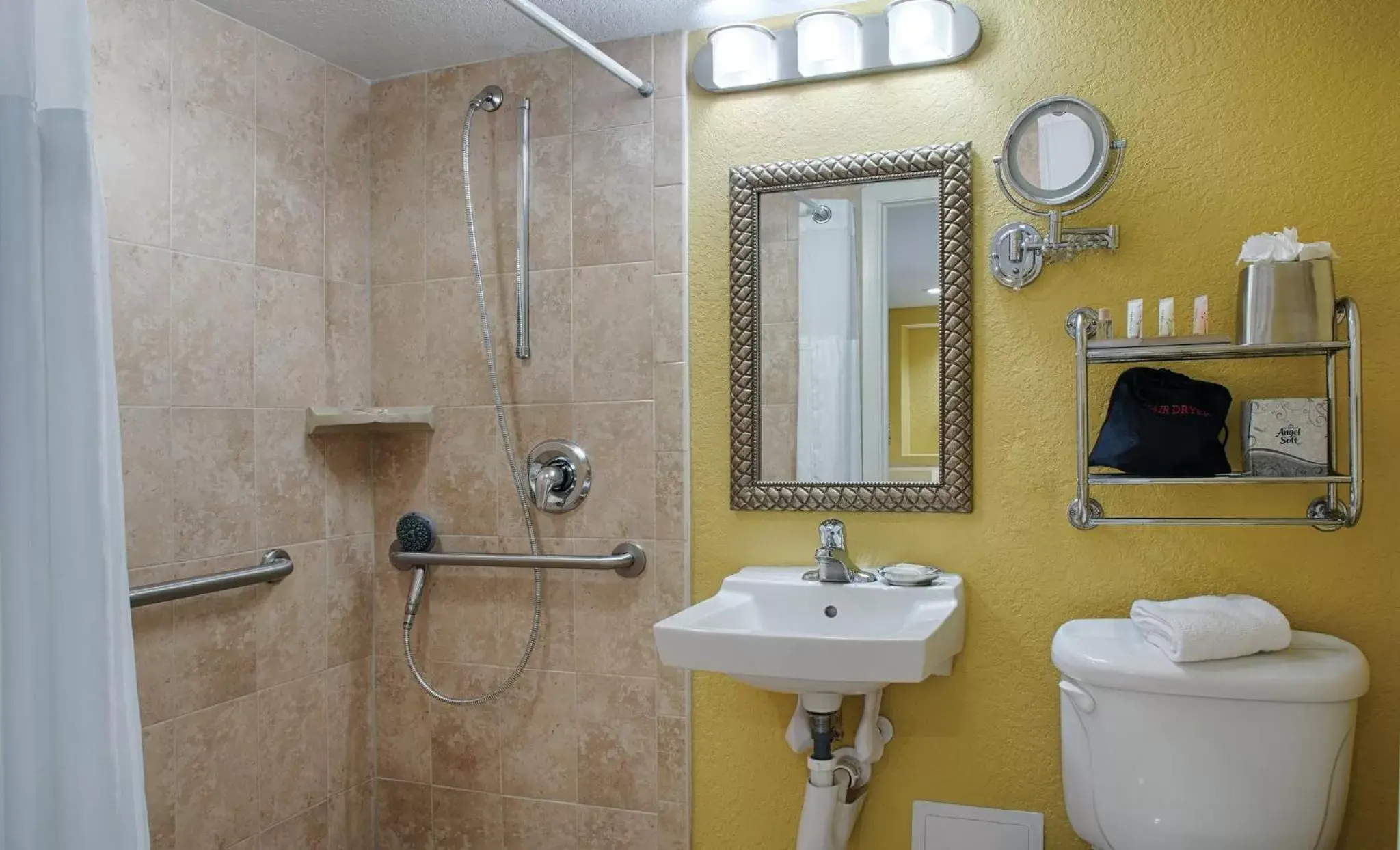 Photo of the whole room, Bathroom in Club Wyndham Santa Barbara