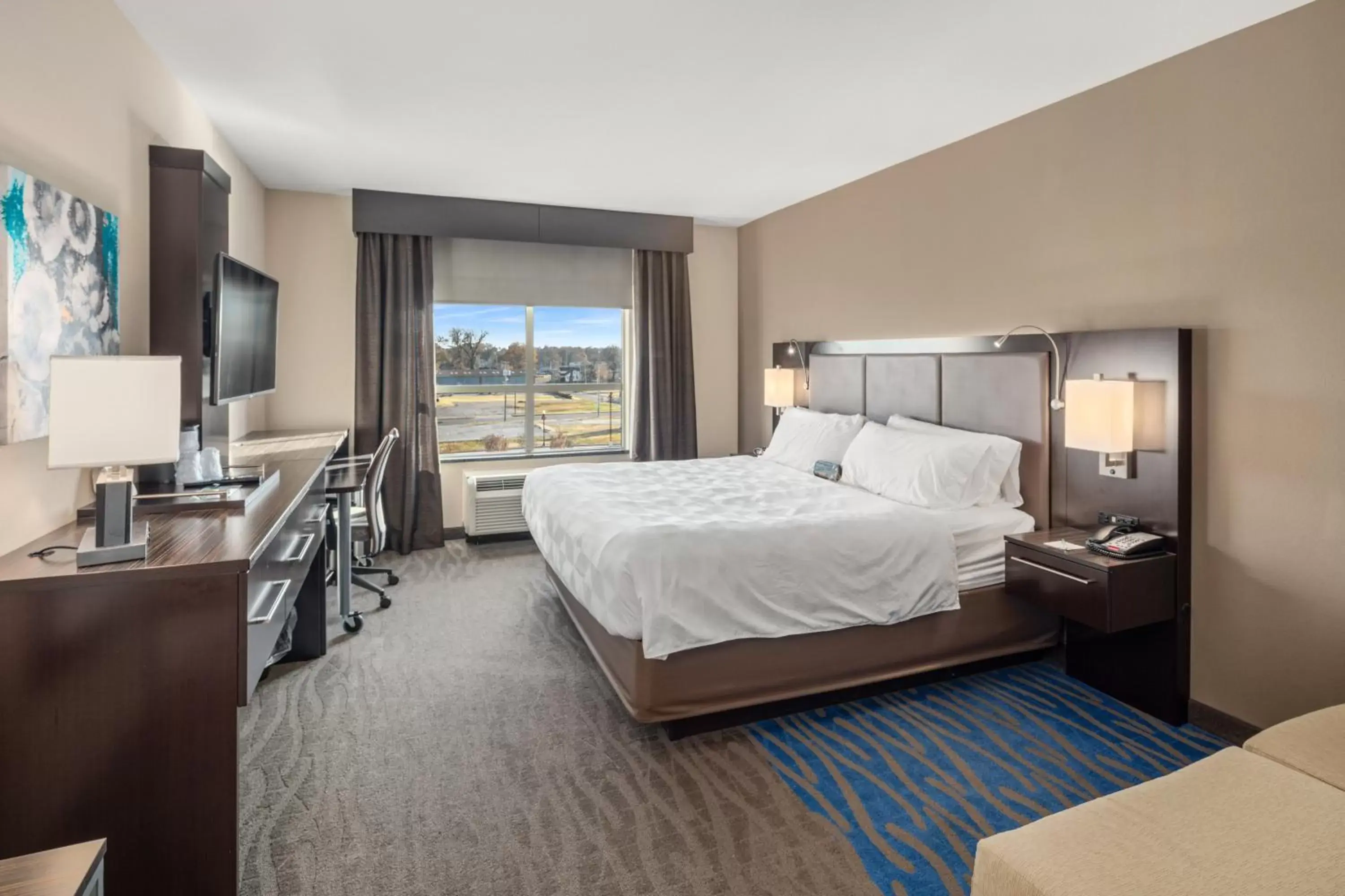 Standard Room in Holiday Inn Owensboro Riverfront by IHG Standard Room in Holiday Inn Owensboro Riverfront by IHG
