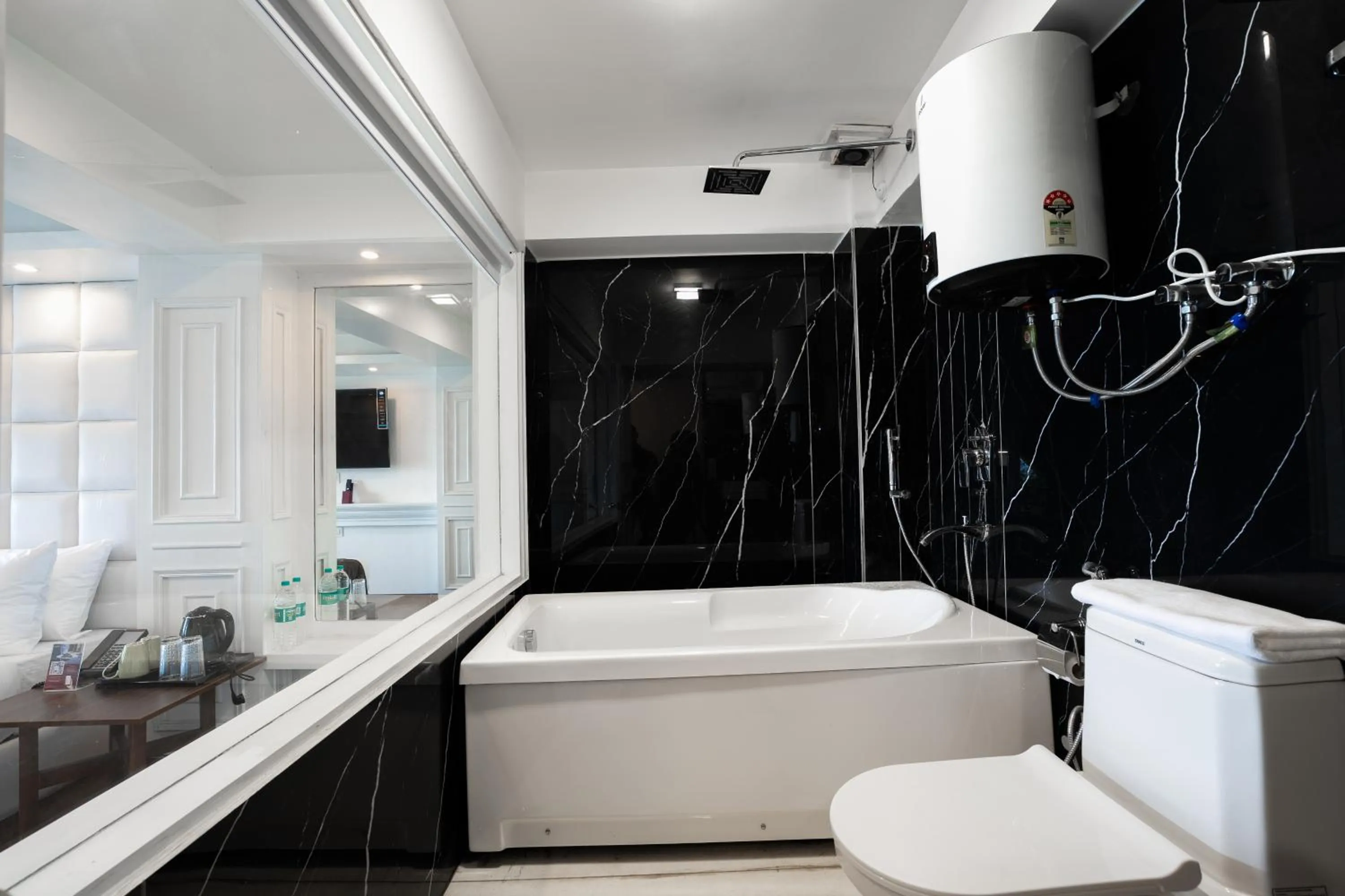 Shower in The West Gate Posada By Summit