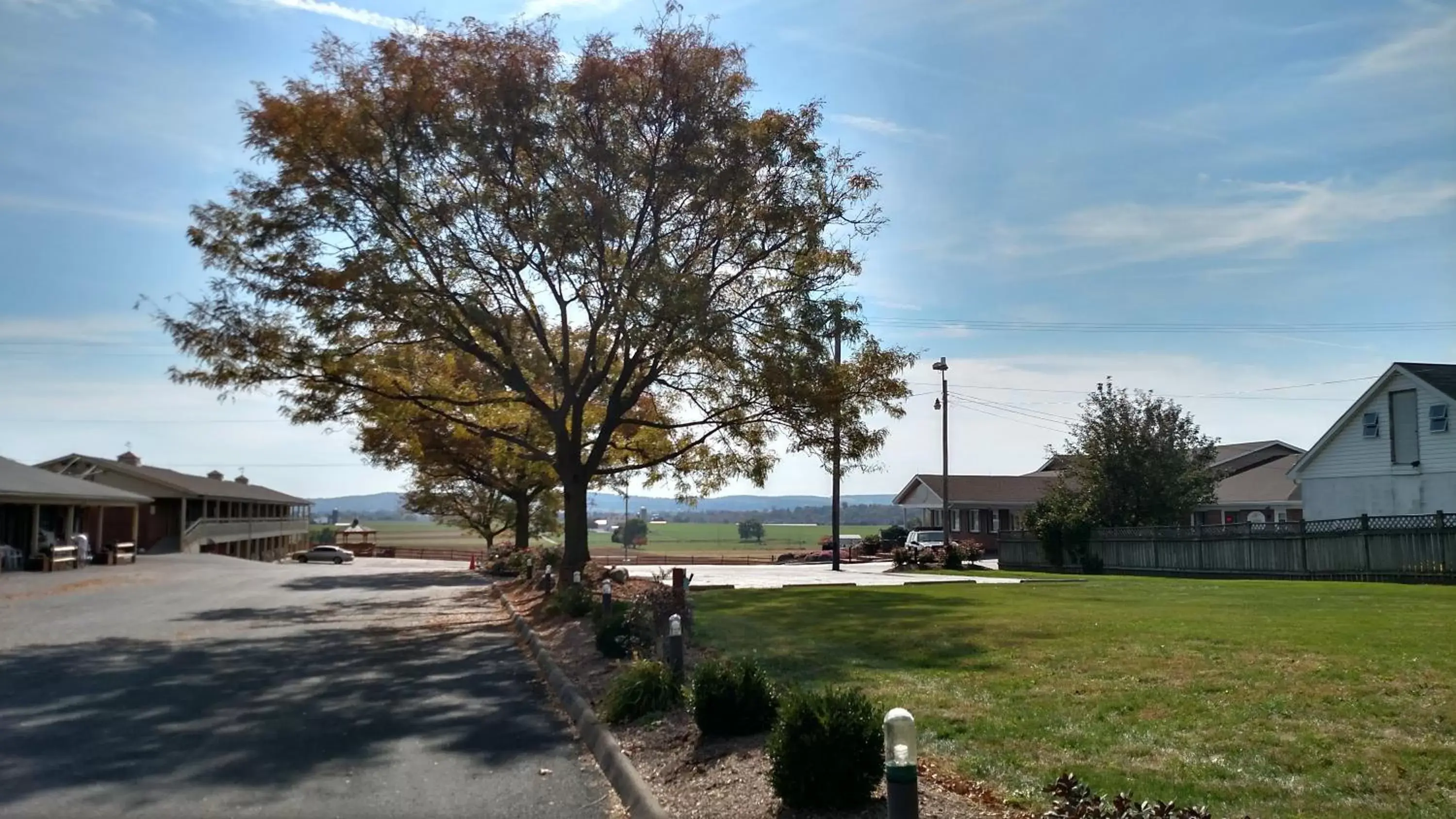 Property building in Harvest Drive Family Inn - Renovated Rooms