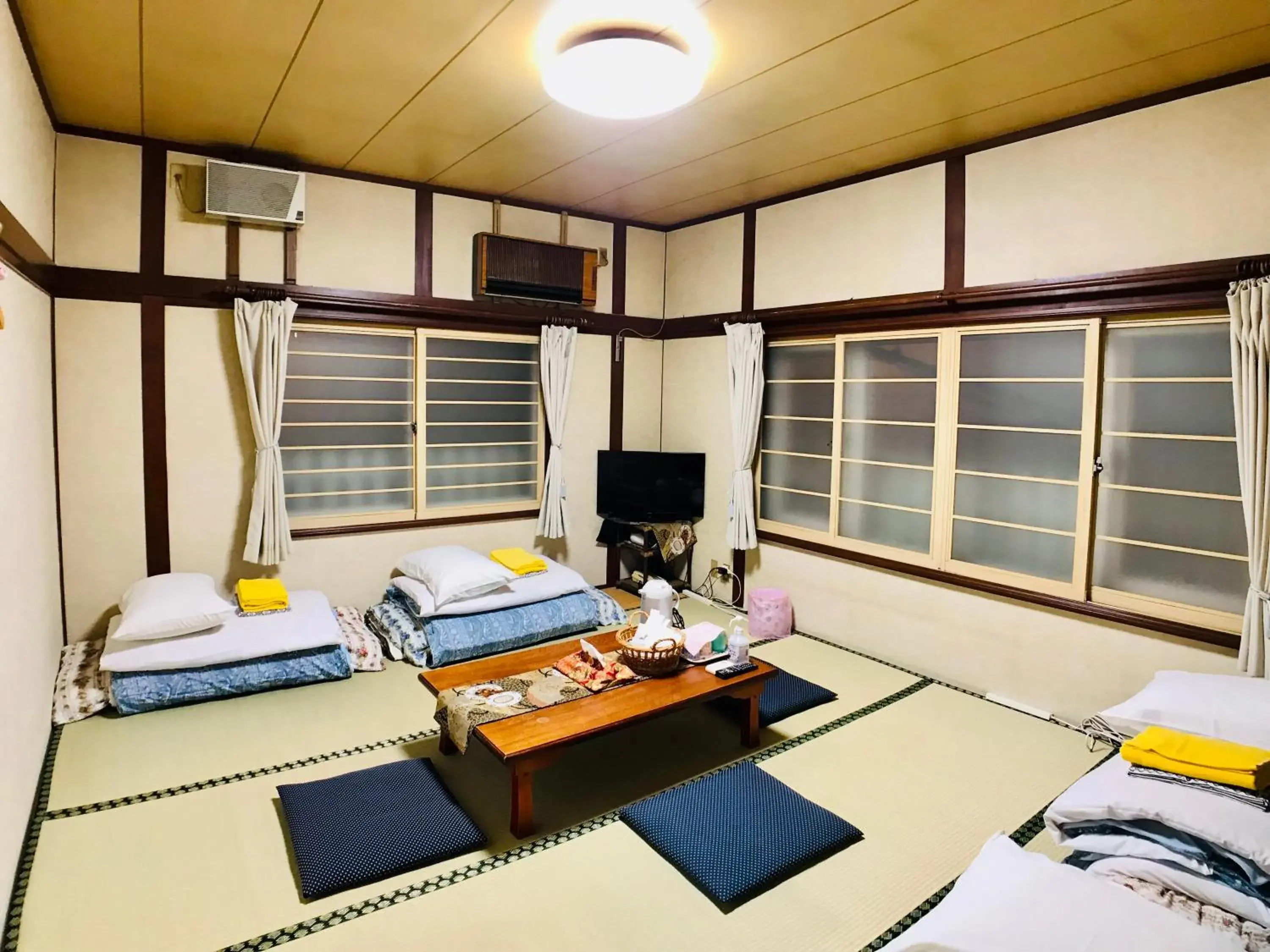 Japanese-Style Quadruple Room with Shared Bathroom in Pension Puppy Tail