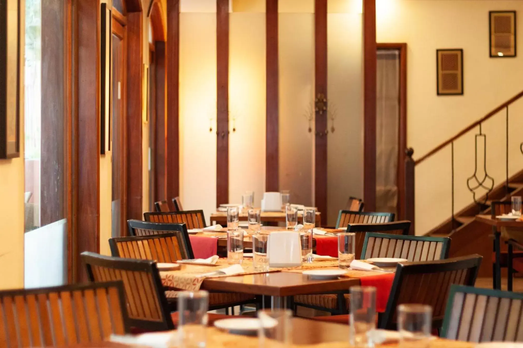 Restaurant/Places to Eat in Acron Seaway Resort