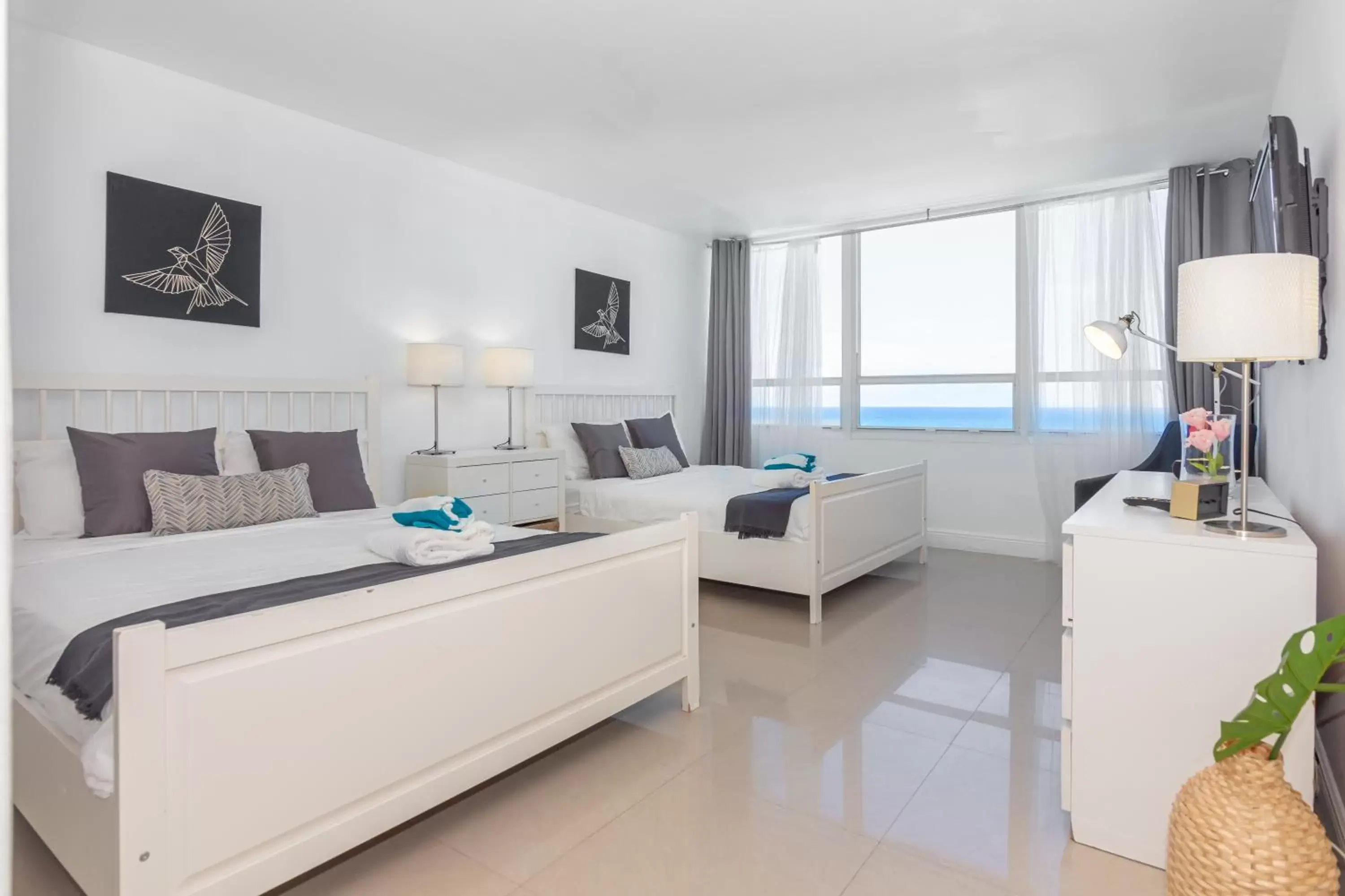 Suite with Sea View in Girasole Apartments