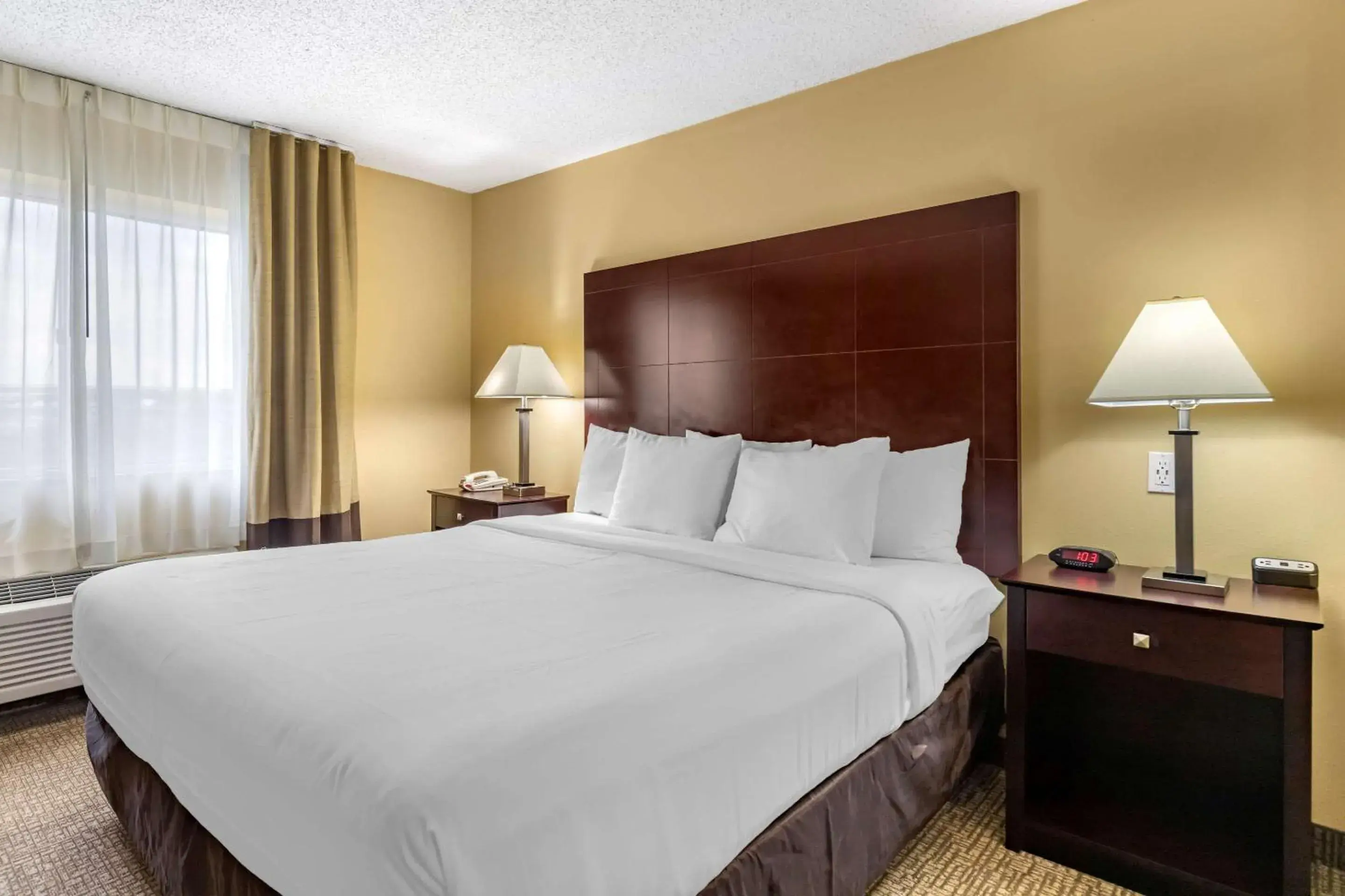 Photo of the whole room, Bed in Comfort Inn & Suites ATX North