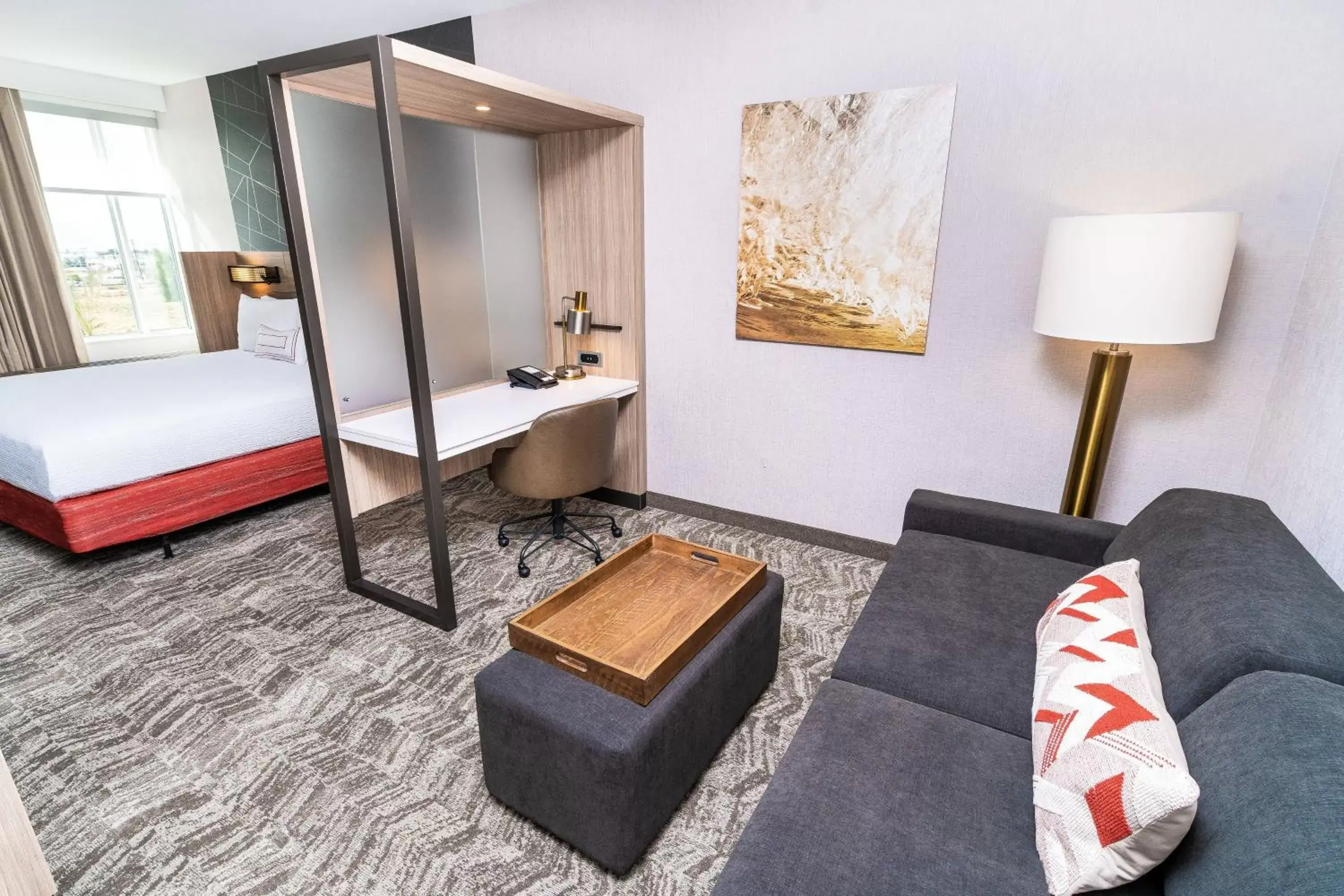 Bedroom, Seating Area in SpringHill Suites by Marriott Ontario Airport/Rancho Cucamonga
