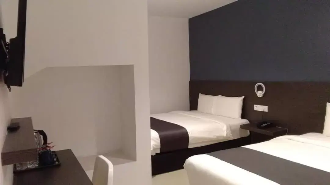 Bed in 1 Hotel Signature Bed in 1 Hotel Signature