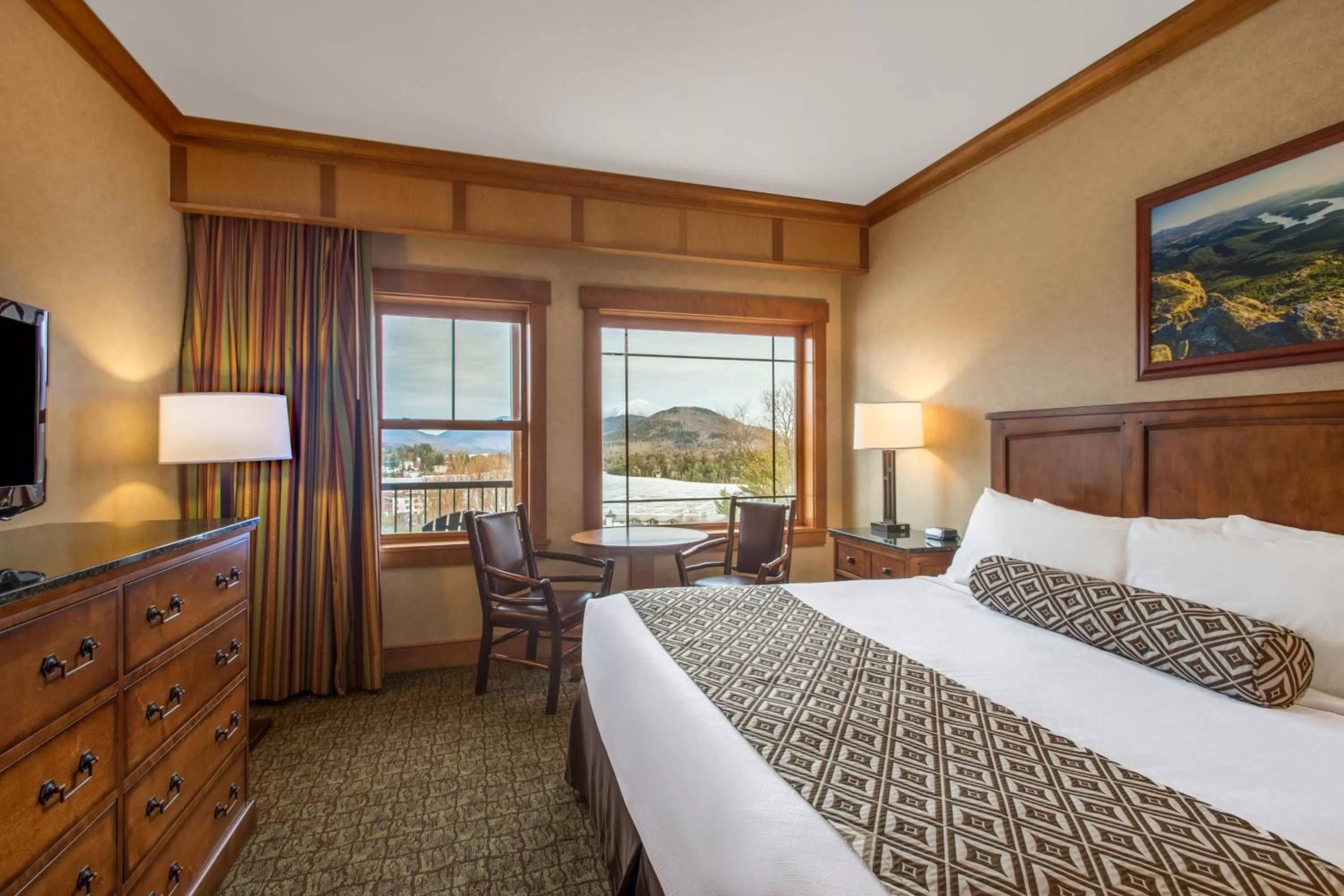 Bedroom, Bed in Crowne Plaza Lake Placid by IHG