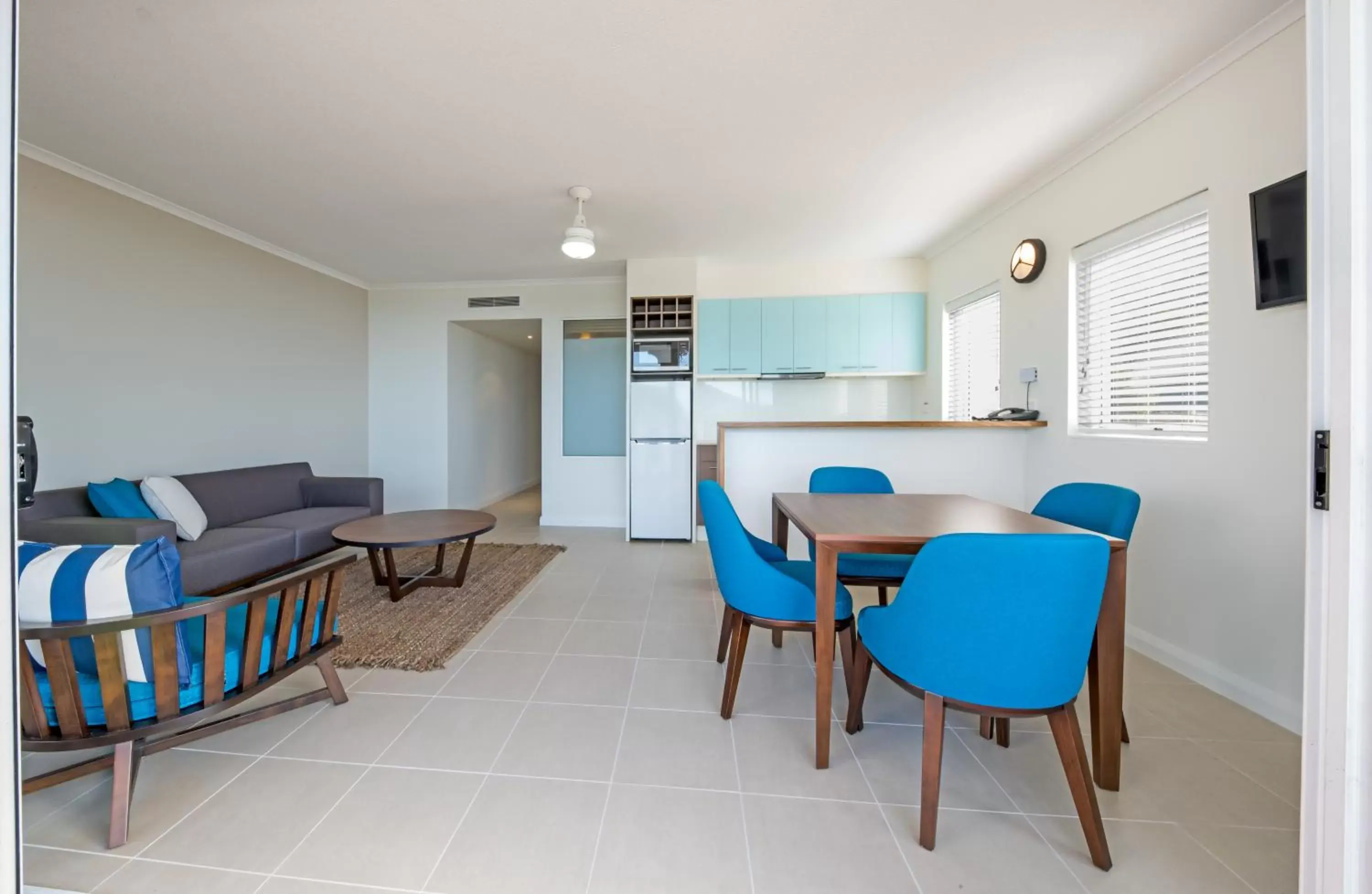 Kitchen or kitchenette, Dining Area in The Sebel Whitsundays