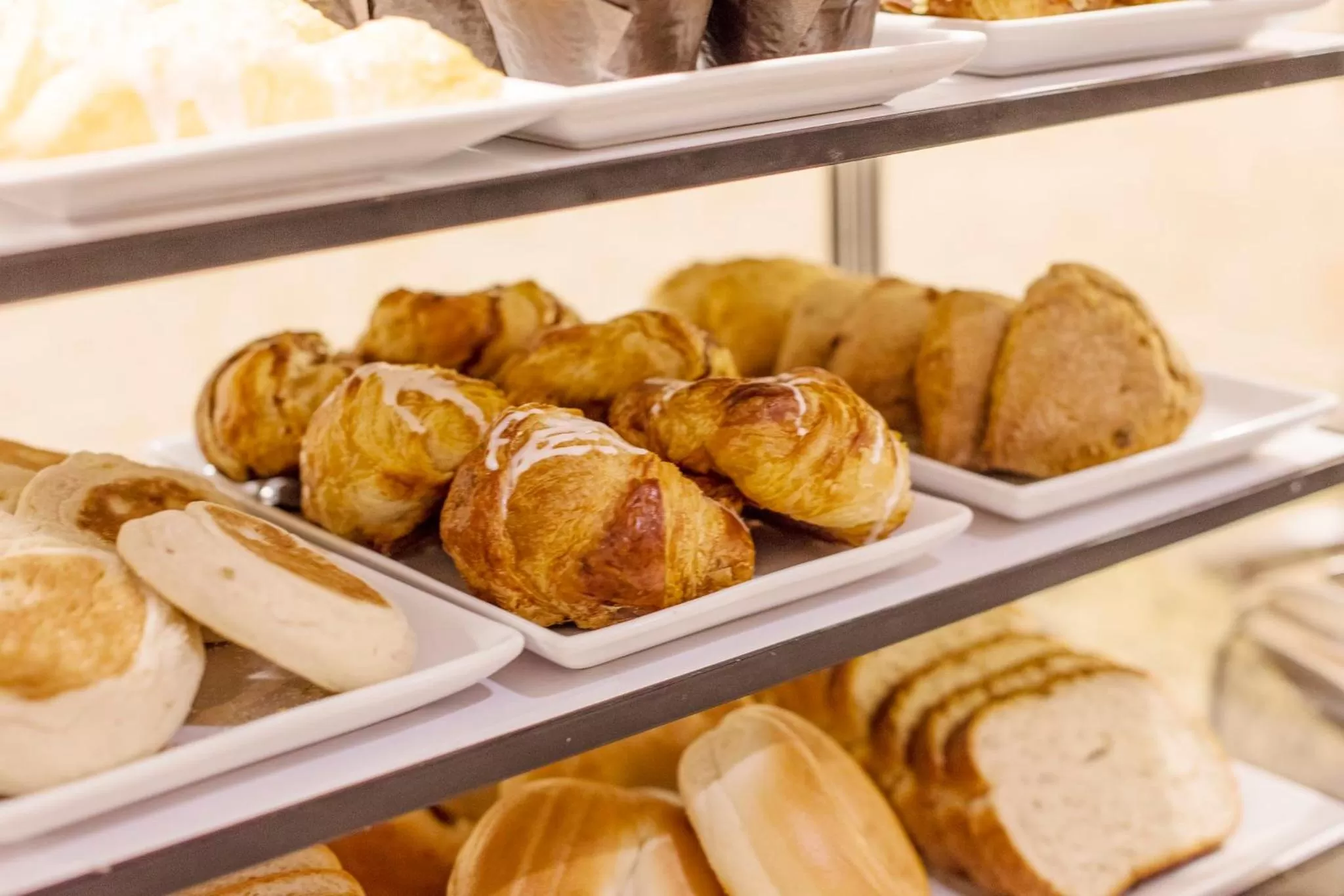 Restaurant/places to eat in Holiday Inn Austin Midtown by IHG