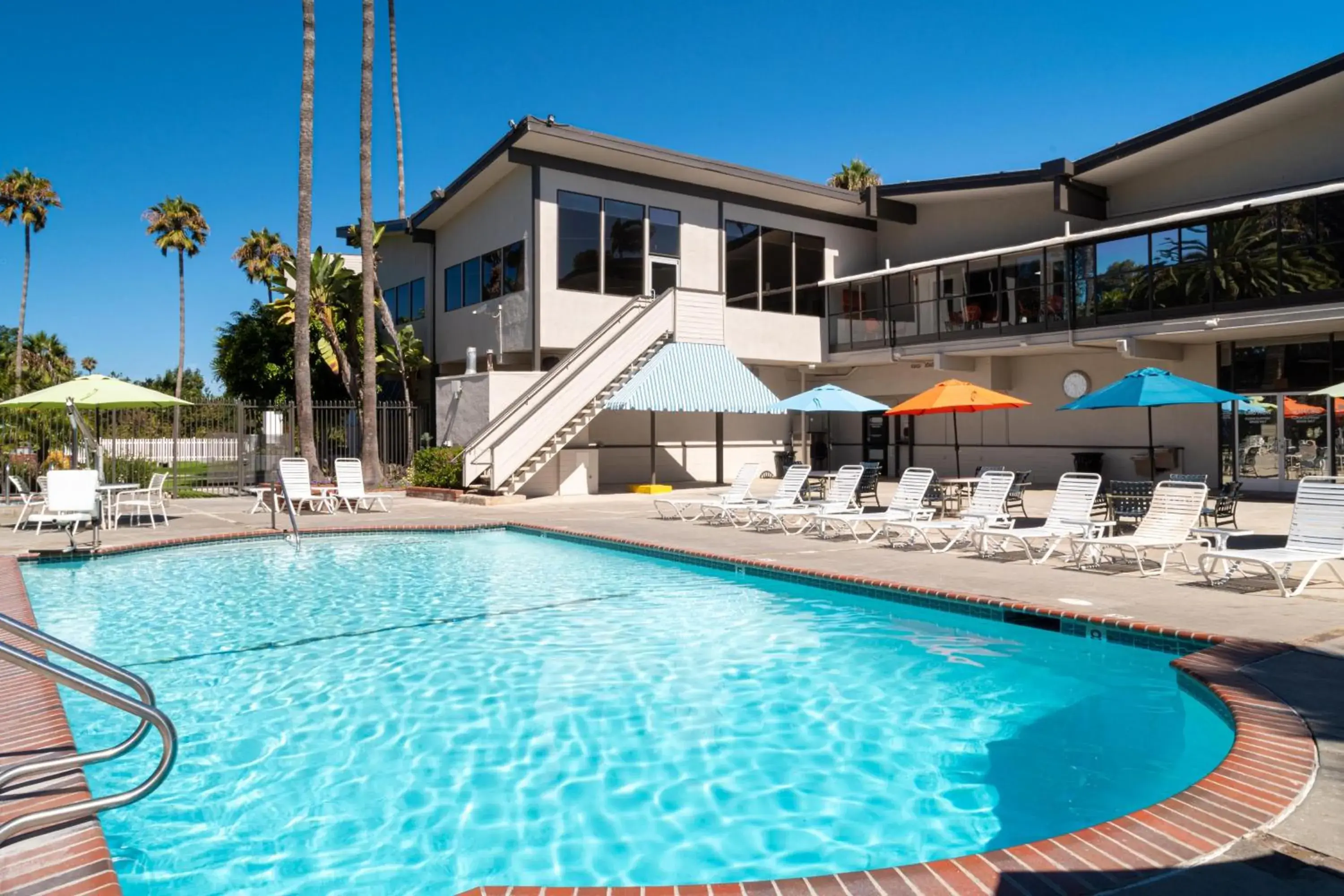 Swimming pool, Property Building in San Clemente Inn