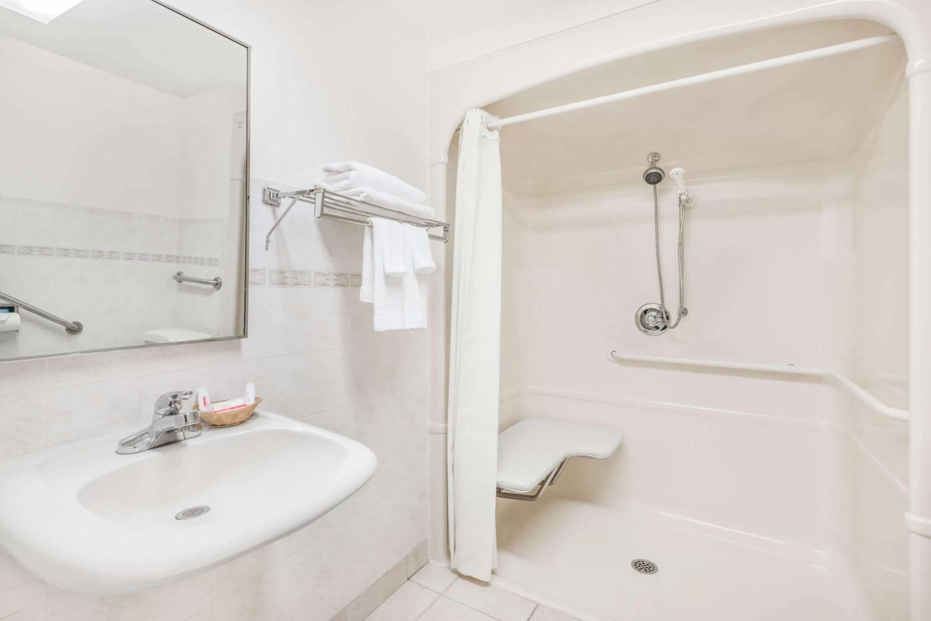 Shower in Super 8 by Wyndham Ambassador Bridge Windsor ON