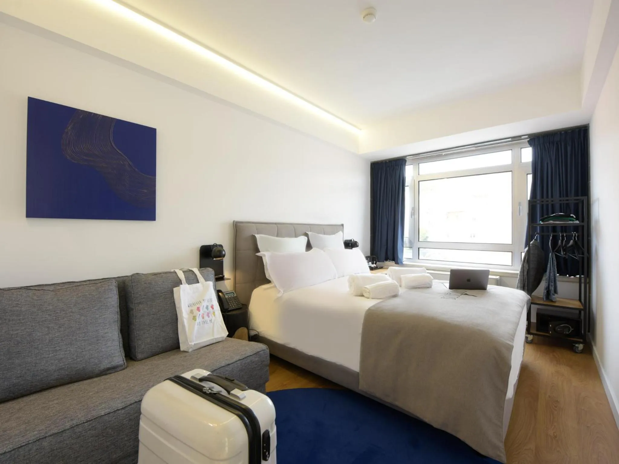 Bedroom, Bed in room00 Lisboa Hostel