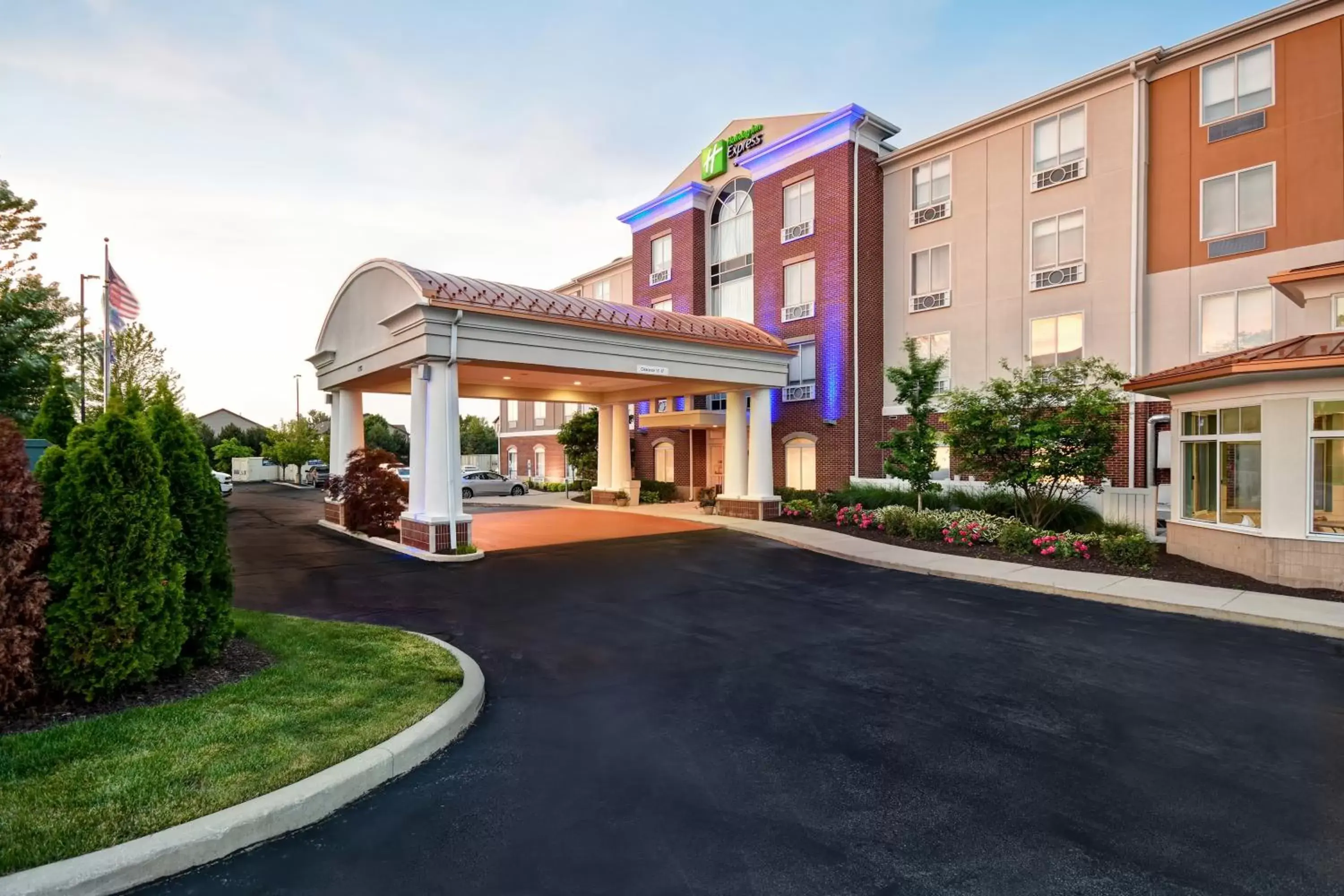 Property Building in Holiday Inn Express & Suites Schererville, an IHG Hotel