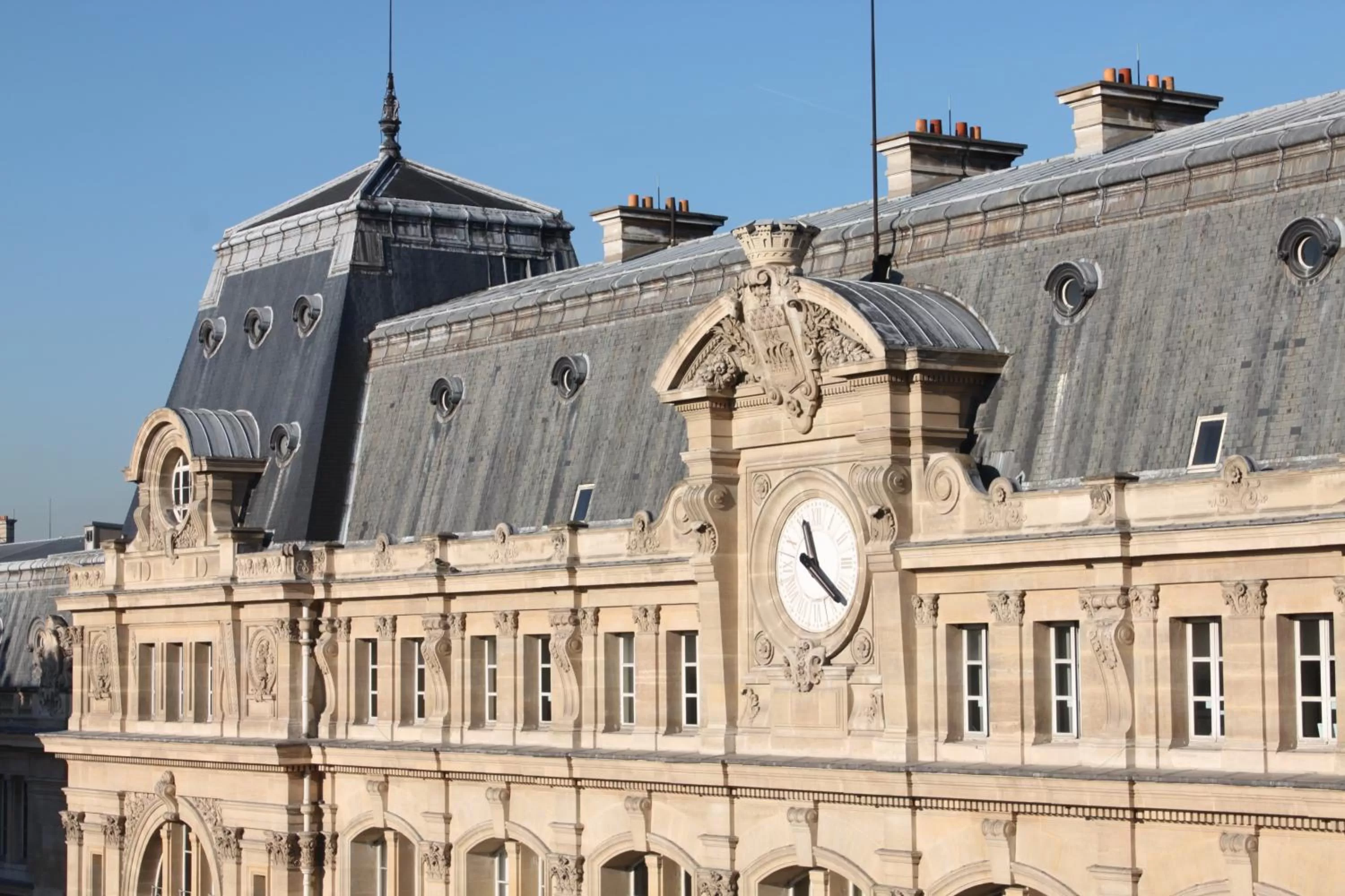 Day in Le Grand Hôtel de Normandie
