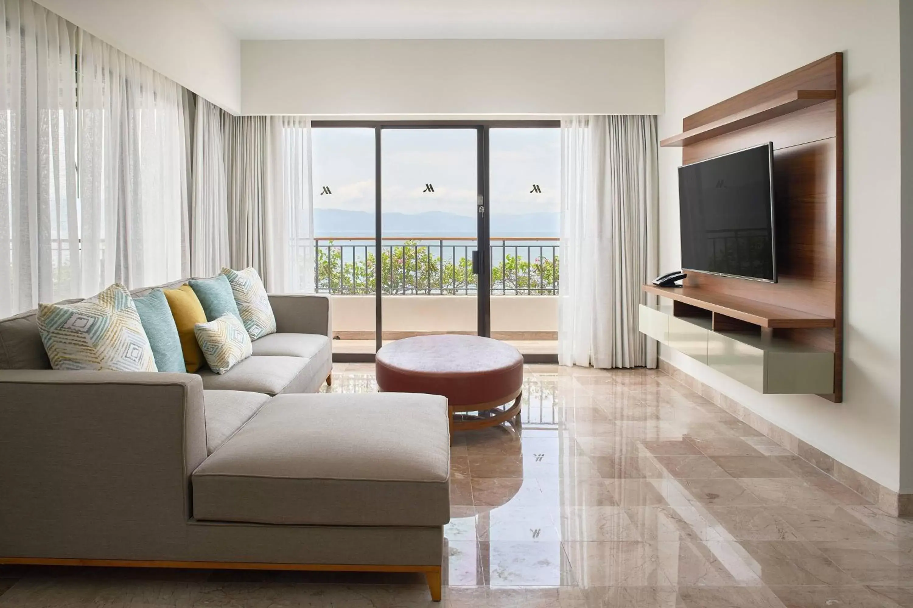 Living room, Seating Area in Marriott Puerto Vallarta Resort & Spa