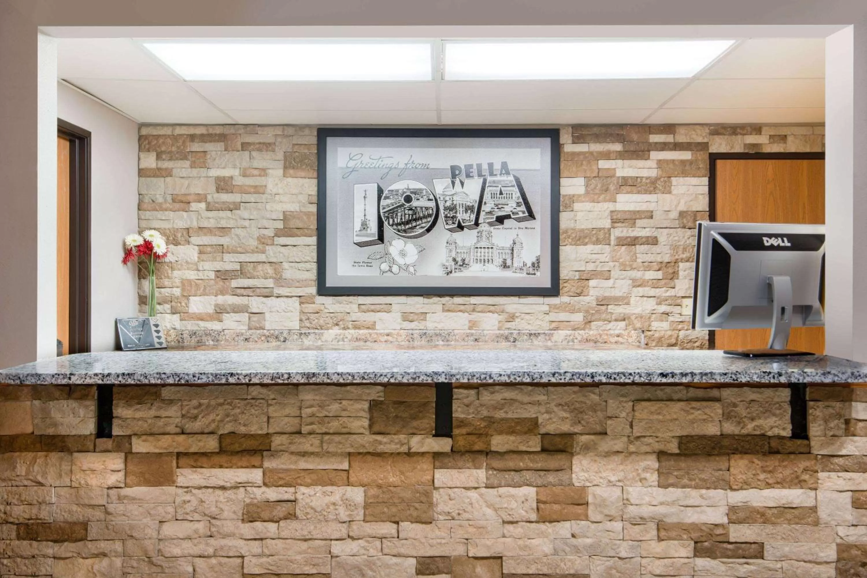 Lobby or reception in Super 8 by Wyndham Pella