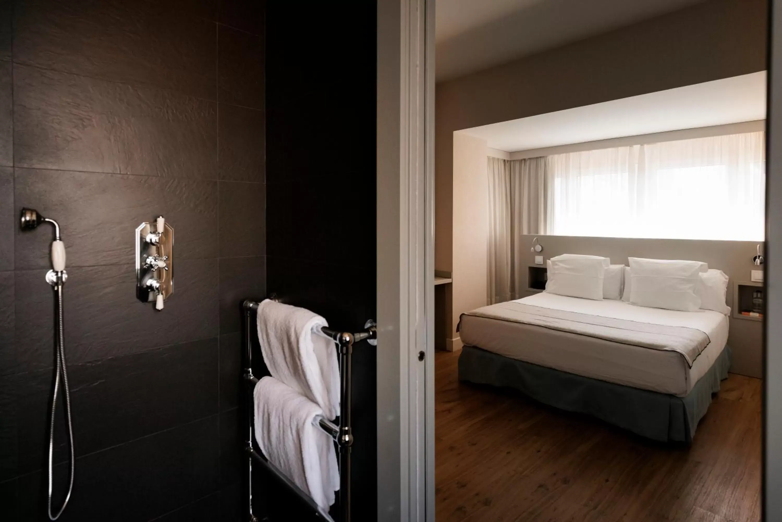 Bedroom, Bathroom in Hotel PAX Torrelodones