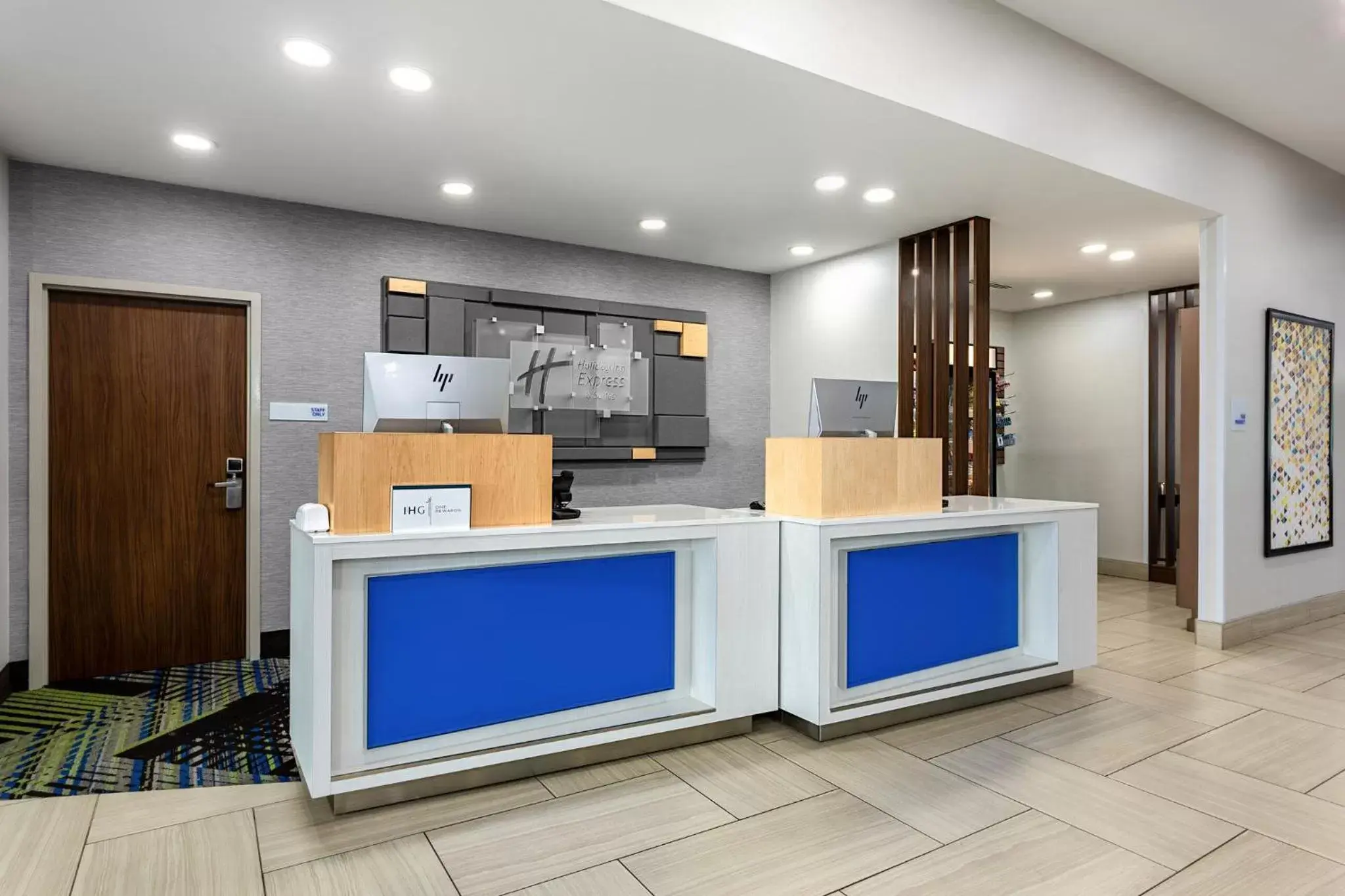Property building, Lobby/Reception in Holiday Inn Express & Suites - Miramar, an IHG Hotel
