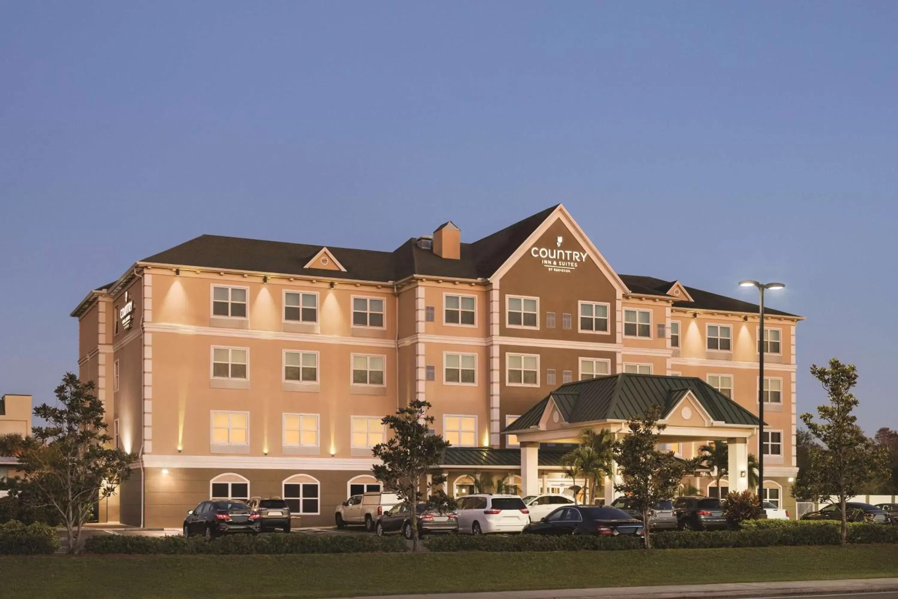 Property Building in Country Inn & Suites by Radisson, Tampa Airport North, FL