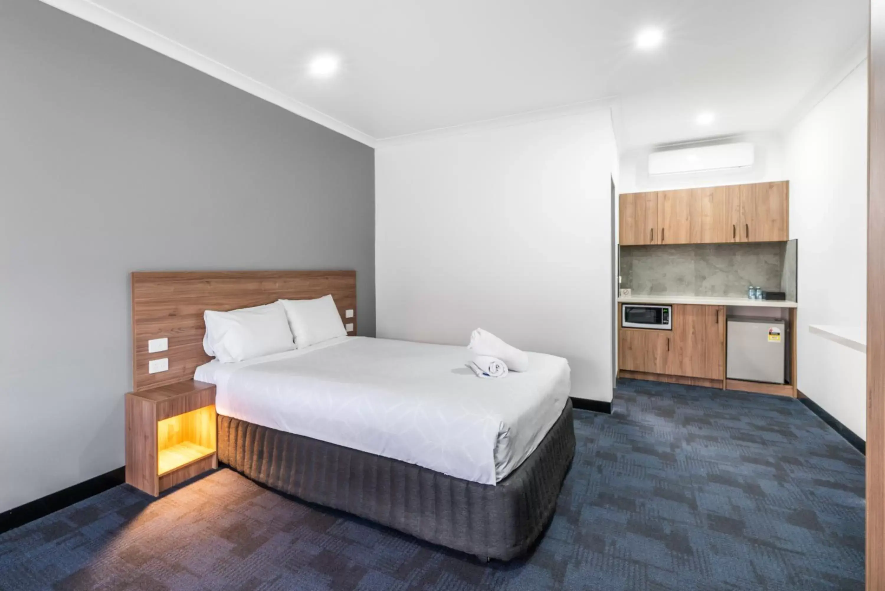 Bedroom, Bed in Yarra Valley Motel Bedroom, Bed in Yarra Valley Motel