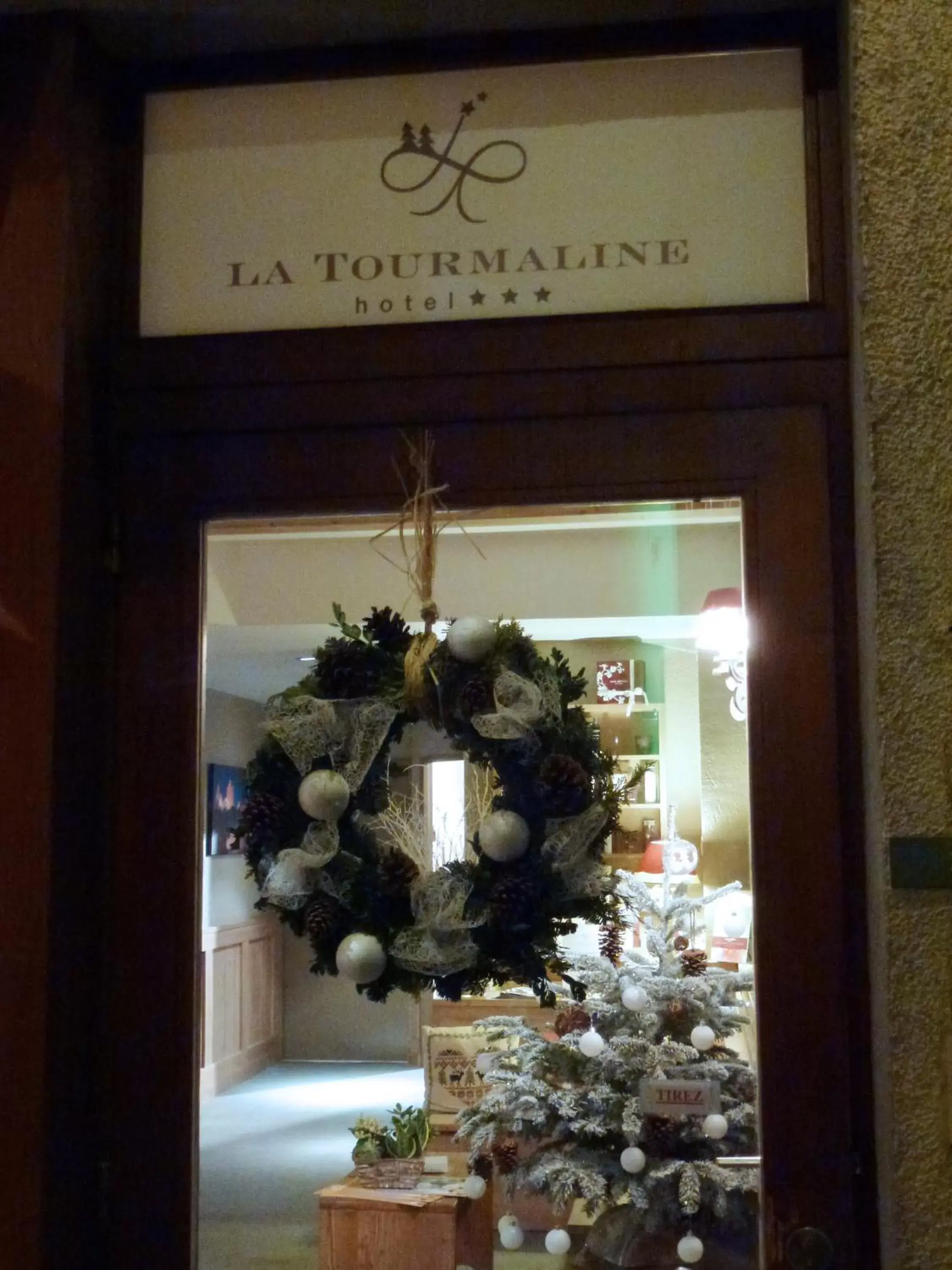 Decorative detail in Hôtel Restaurant La Tourmaline