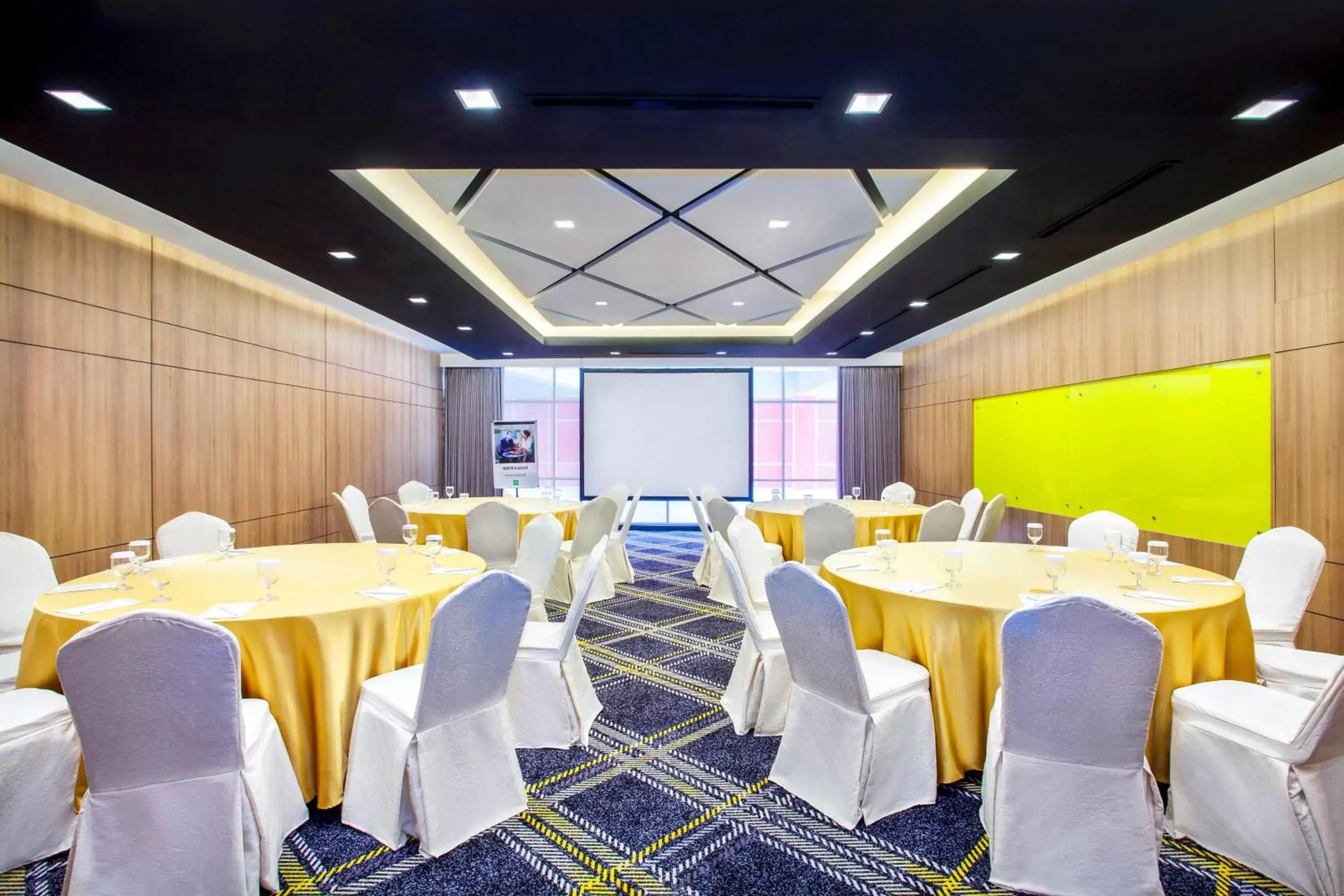 Business facilities in ibis Styles Bekasi Jatibening