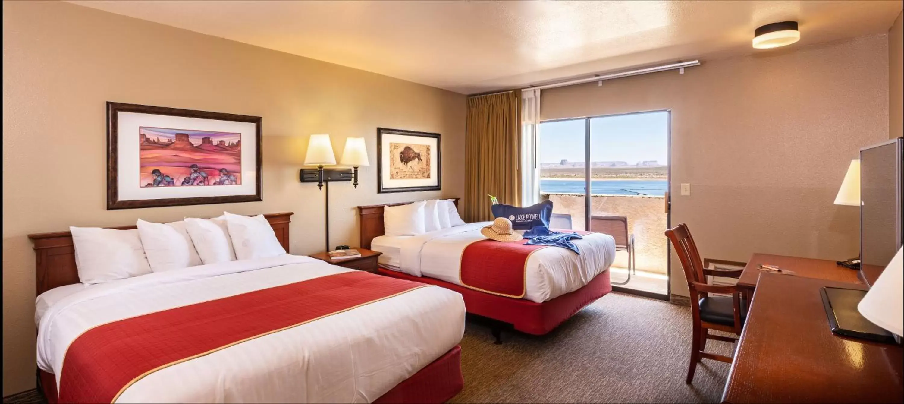 Bed in Lake Powell Resort