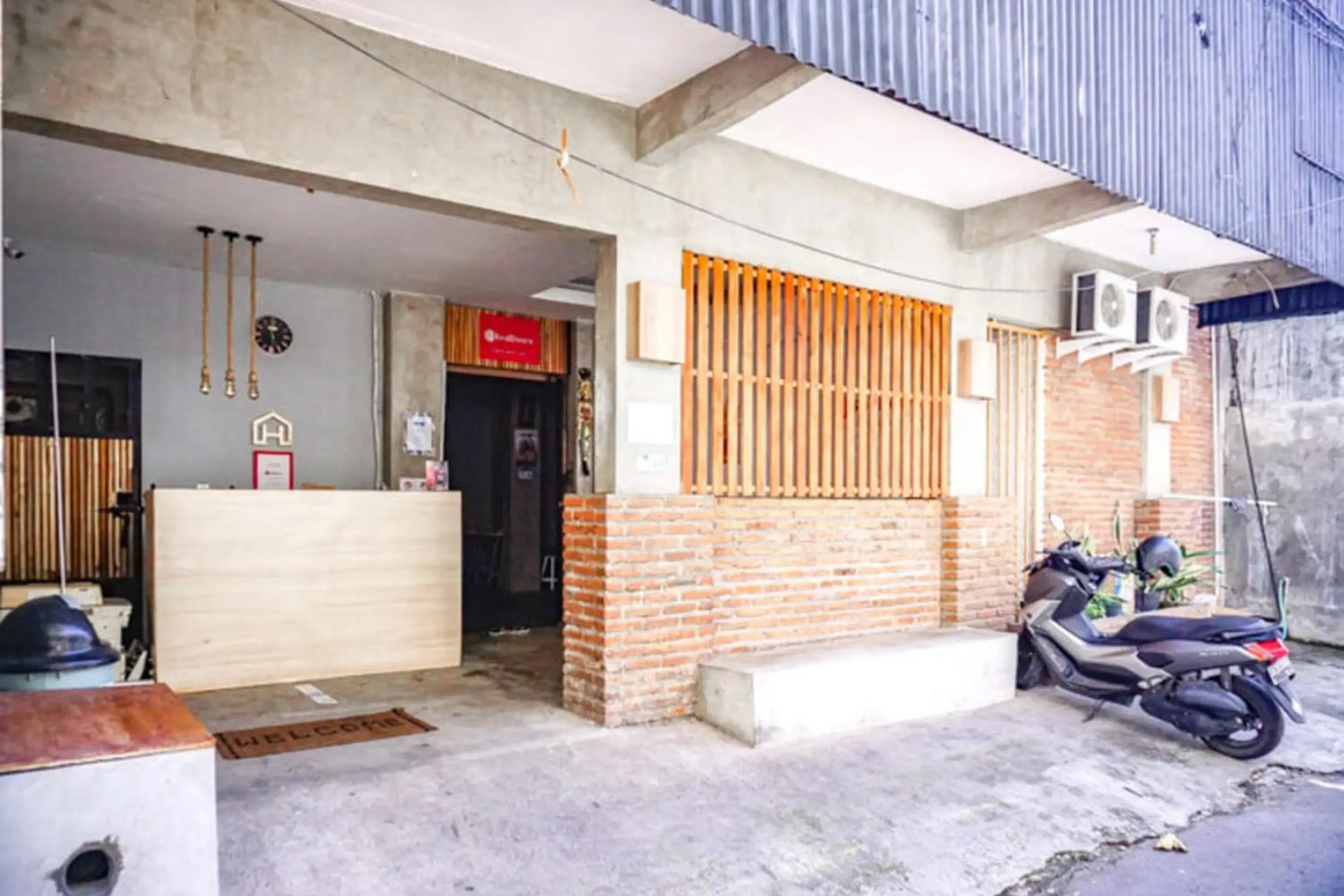 RedDoorz Hostel near Lippo Mall Kuta