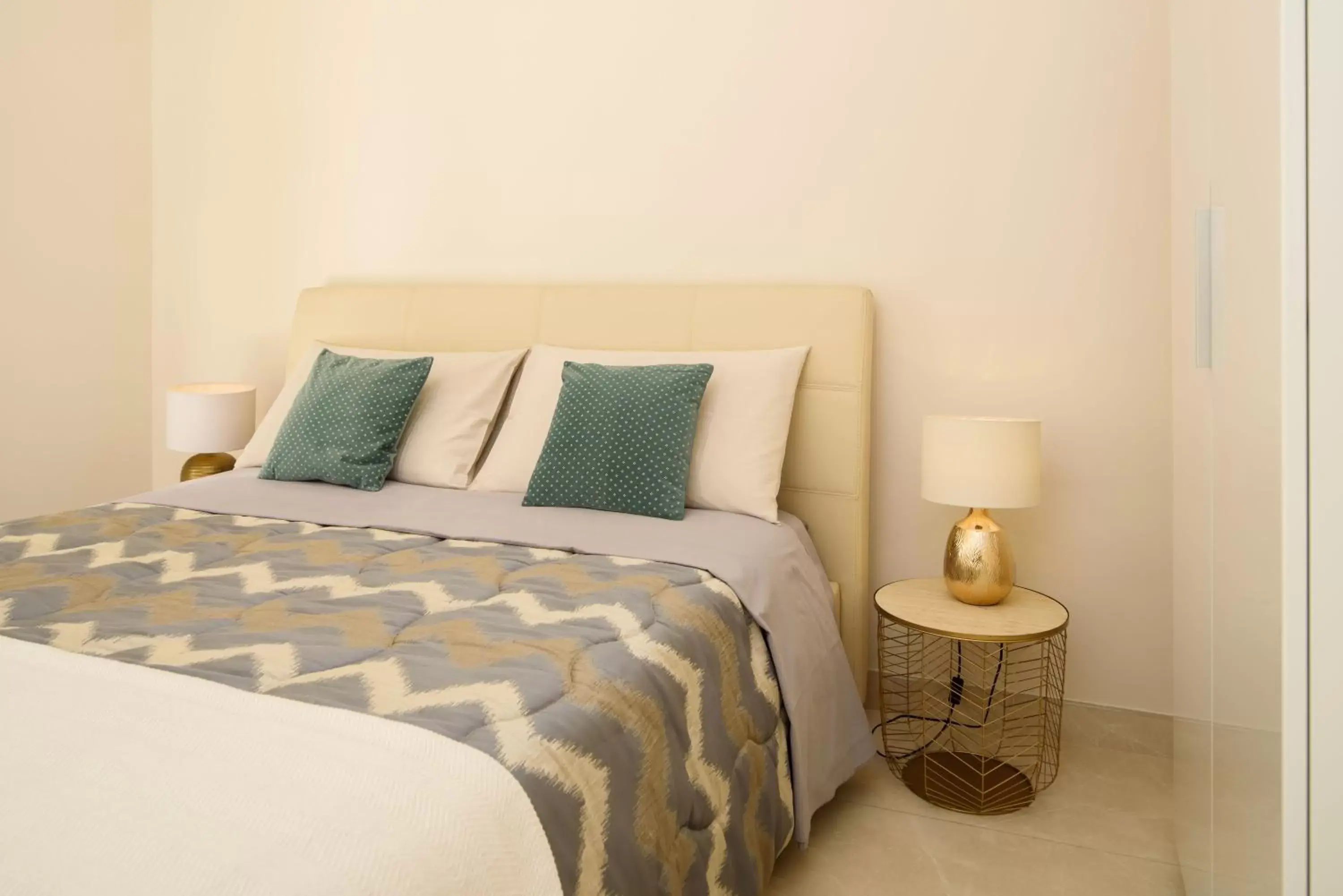 Bedroom, Bed in HomeAway Salerno