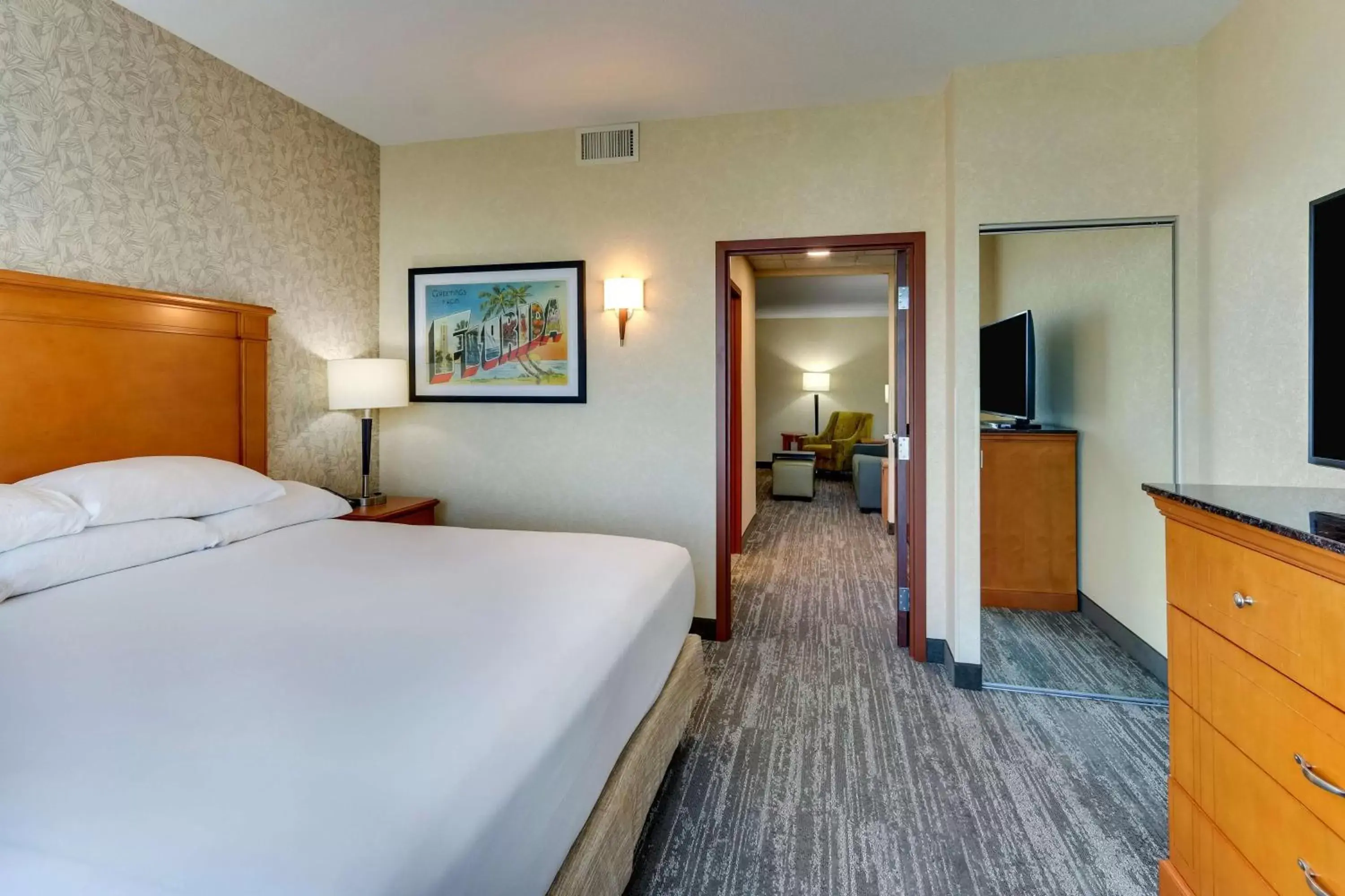 Photo of the whole room, Bed in Drury Inn & Suites Orlando near Universal Orlando Resort