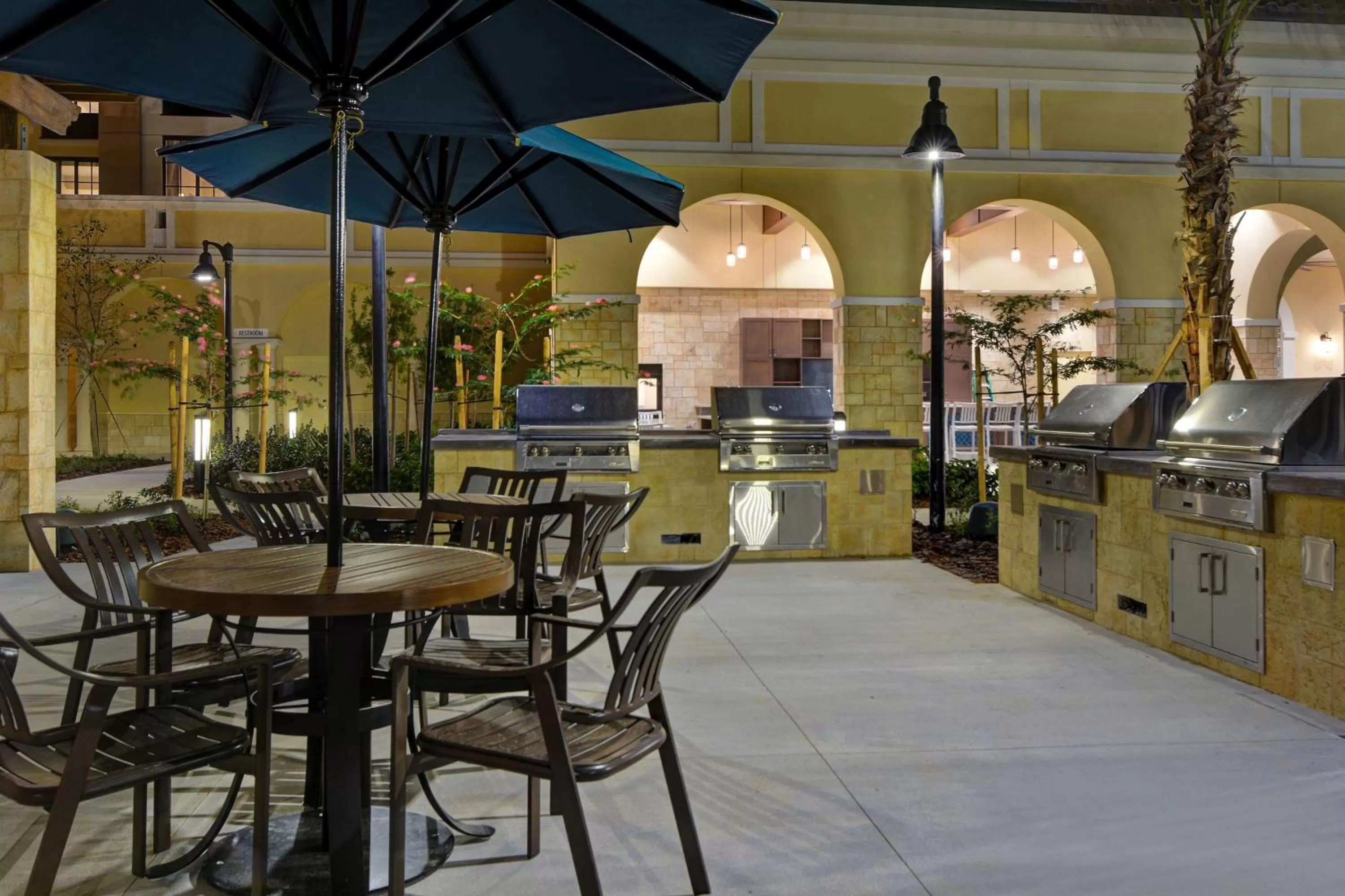 Property building in Home2 Suites By Hilton Orlando Flamingo Crossings, FL