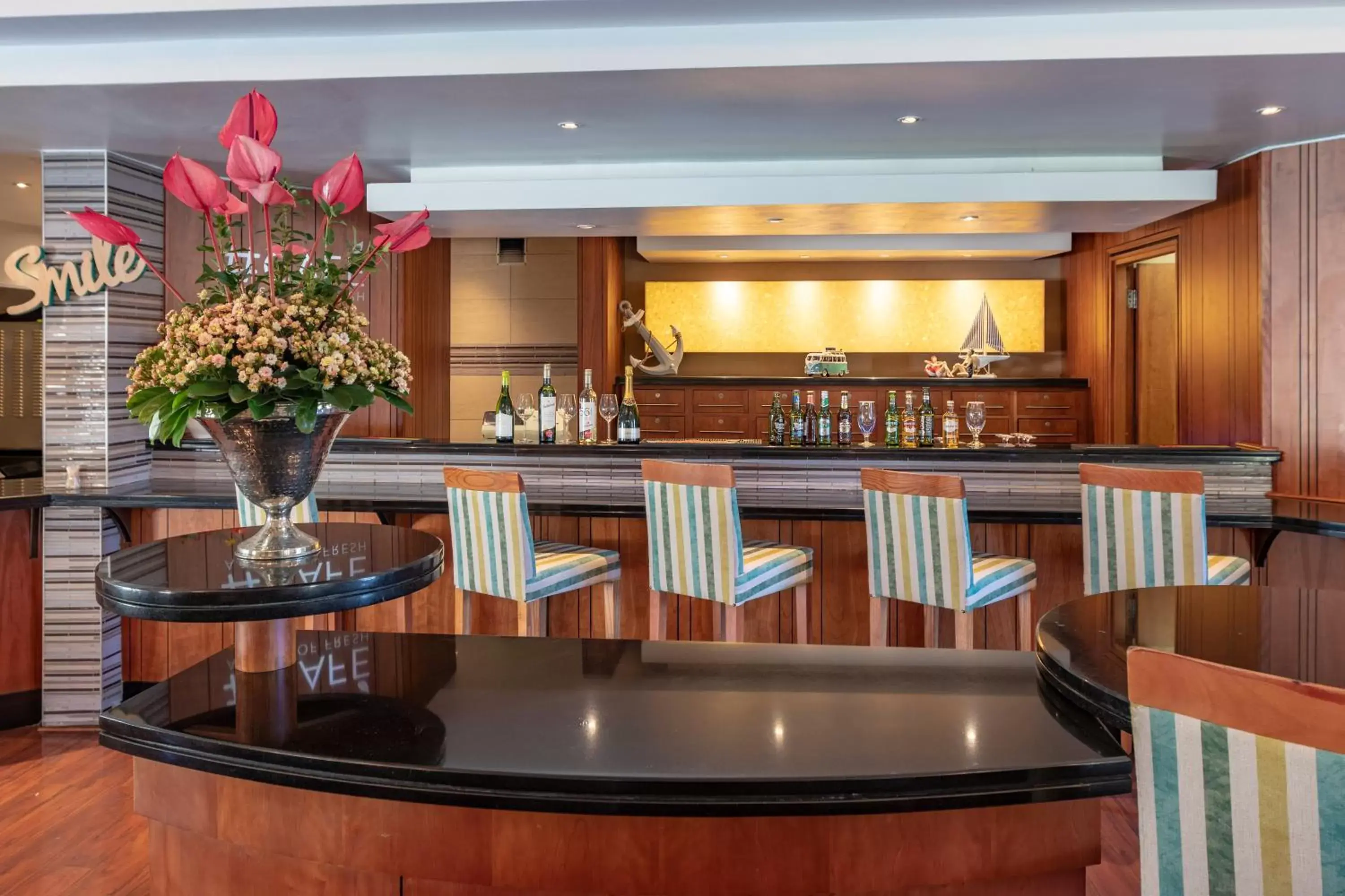 Lounge or bar, Restaurant/Places to Eat in City Lodge Hotel Durban