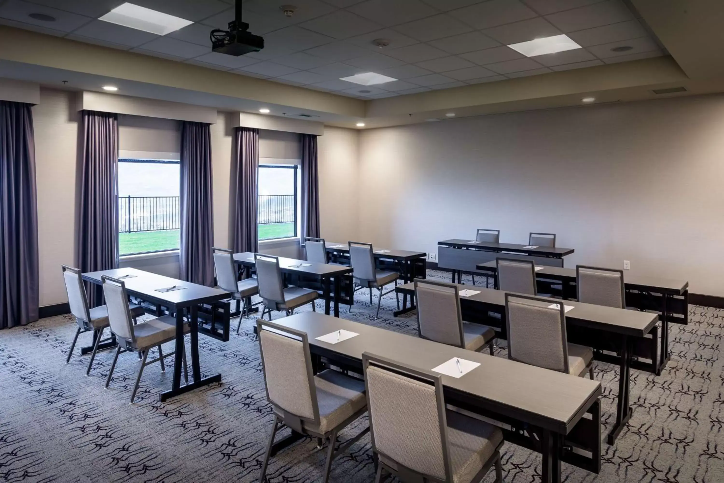 Meeting/conference room, Restaurant/Places to Eat in Hampton Inn Lewiston, ID