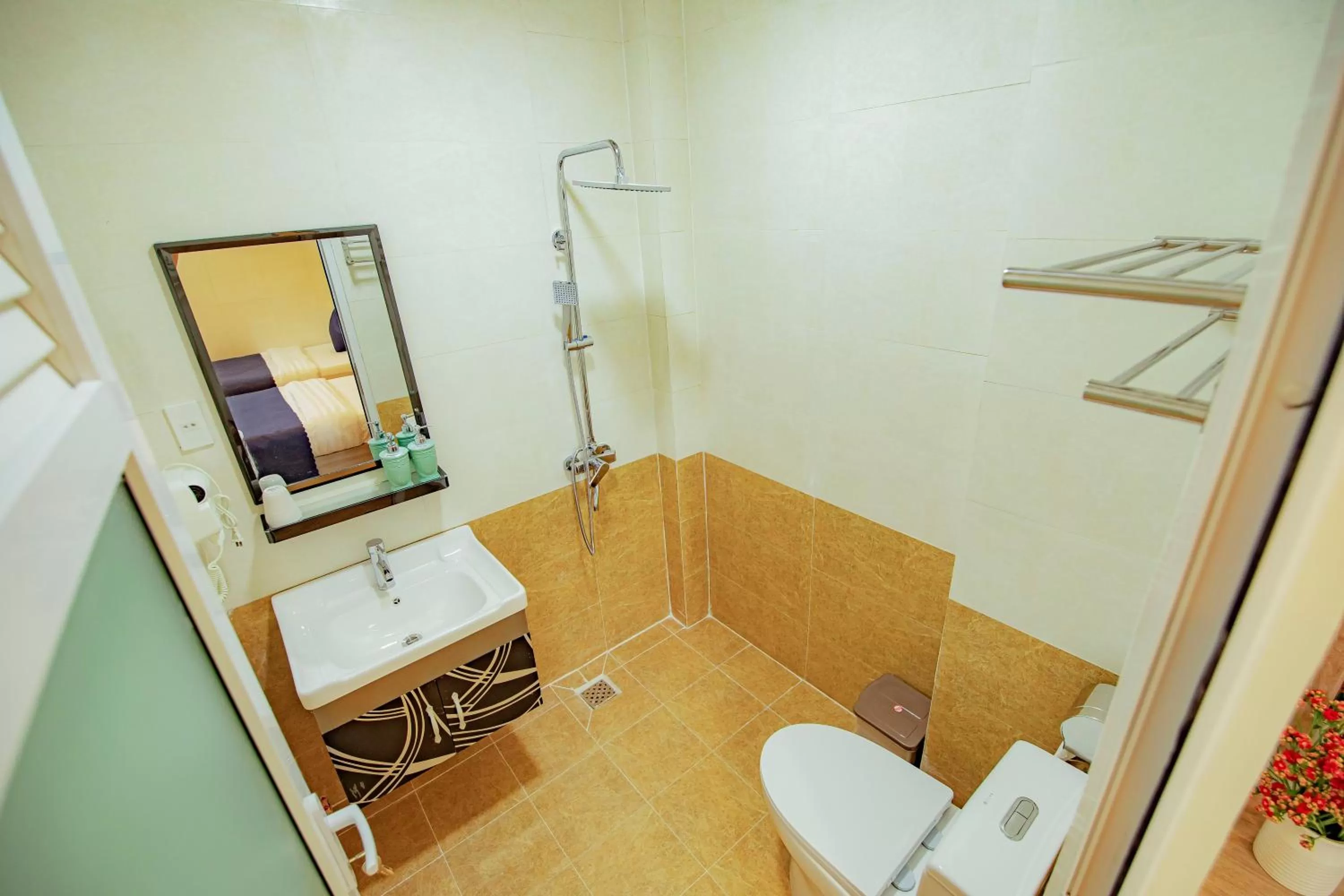 Bathroom in Khanh Uyen 1 Hotel