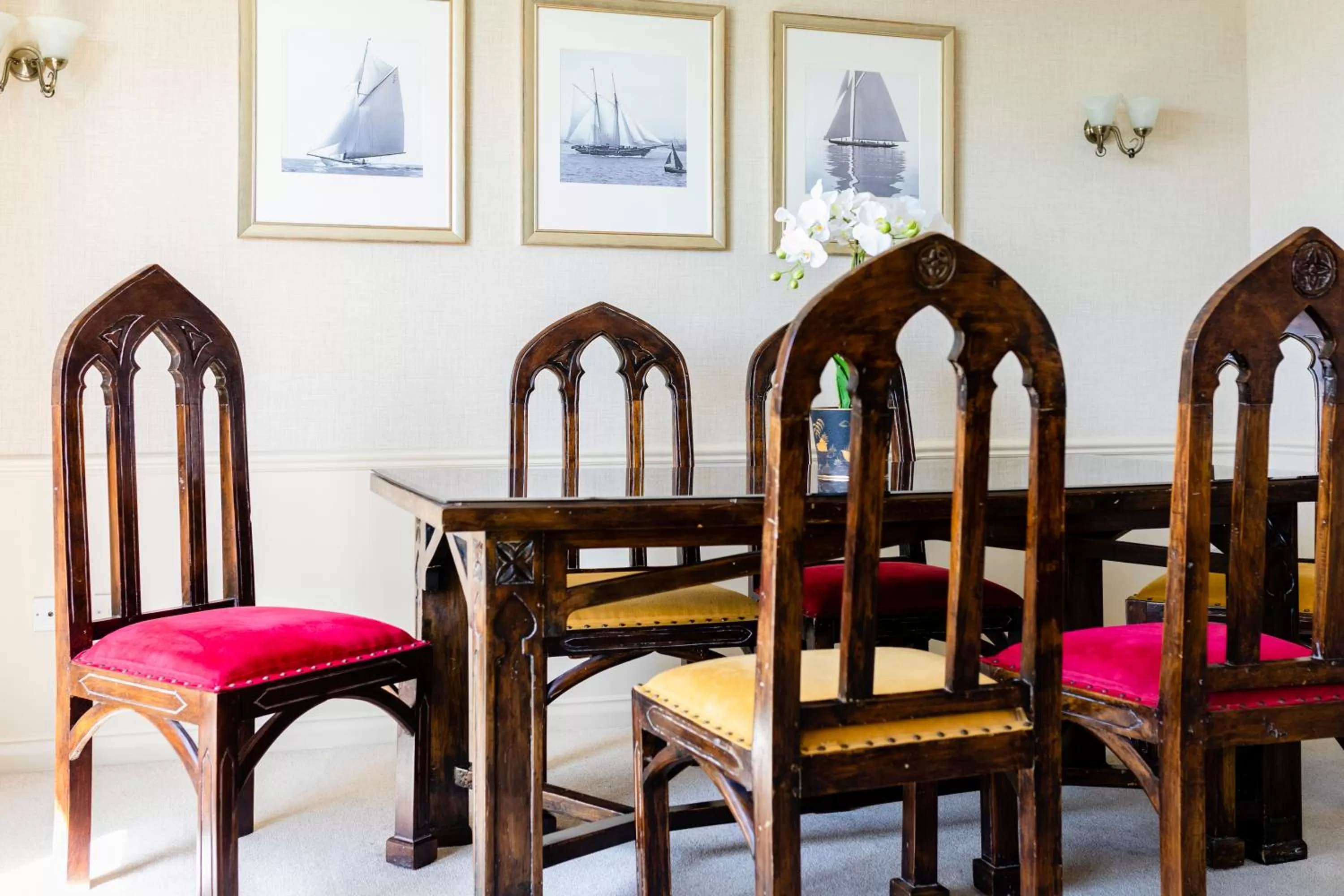 Dining area in The Beachcroft Hotel, BW Signature Collection