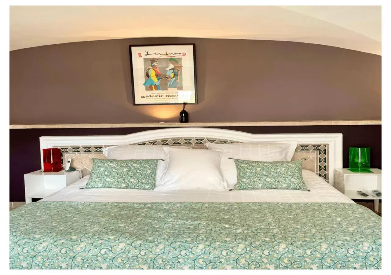 Bed in Hotel Restaurant & Spa L'Ostella