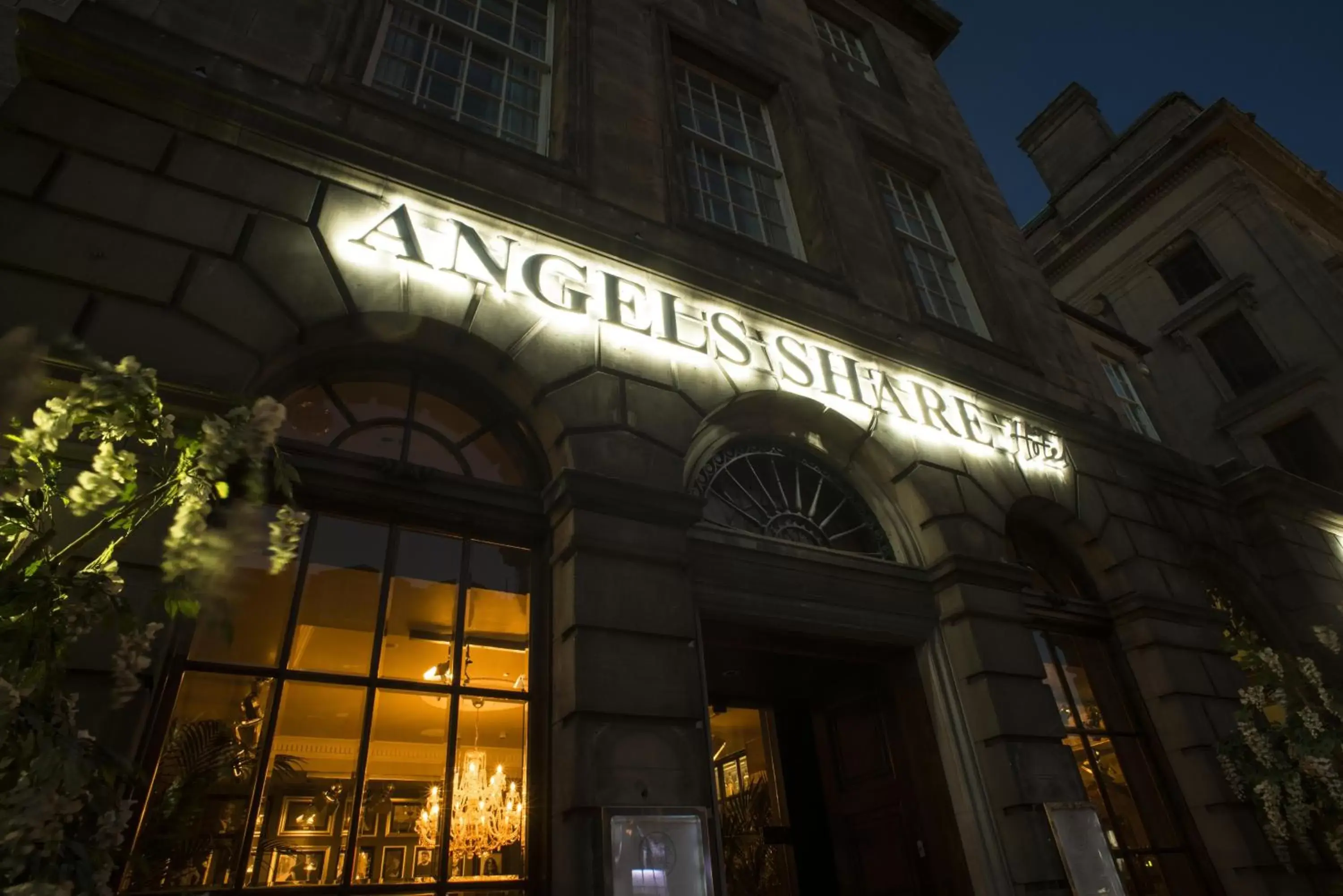 Facade/entrance, Property Building in Angels Share Hotel