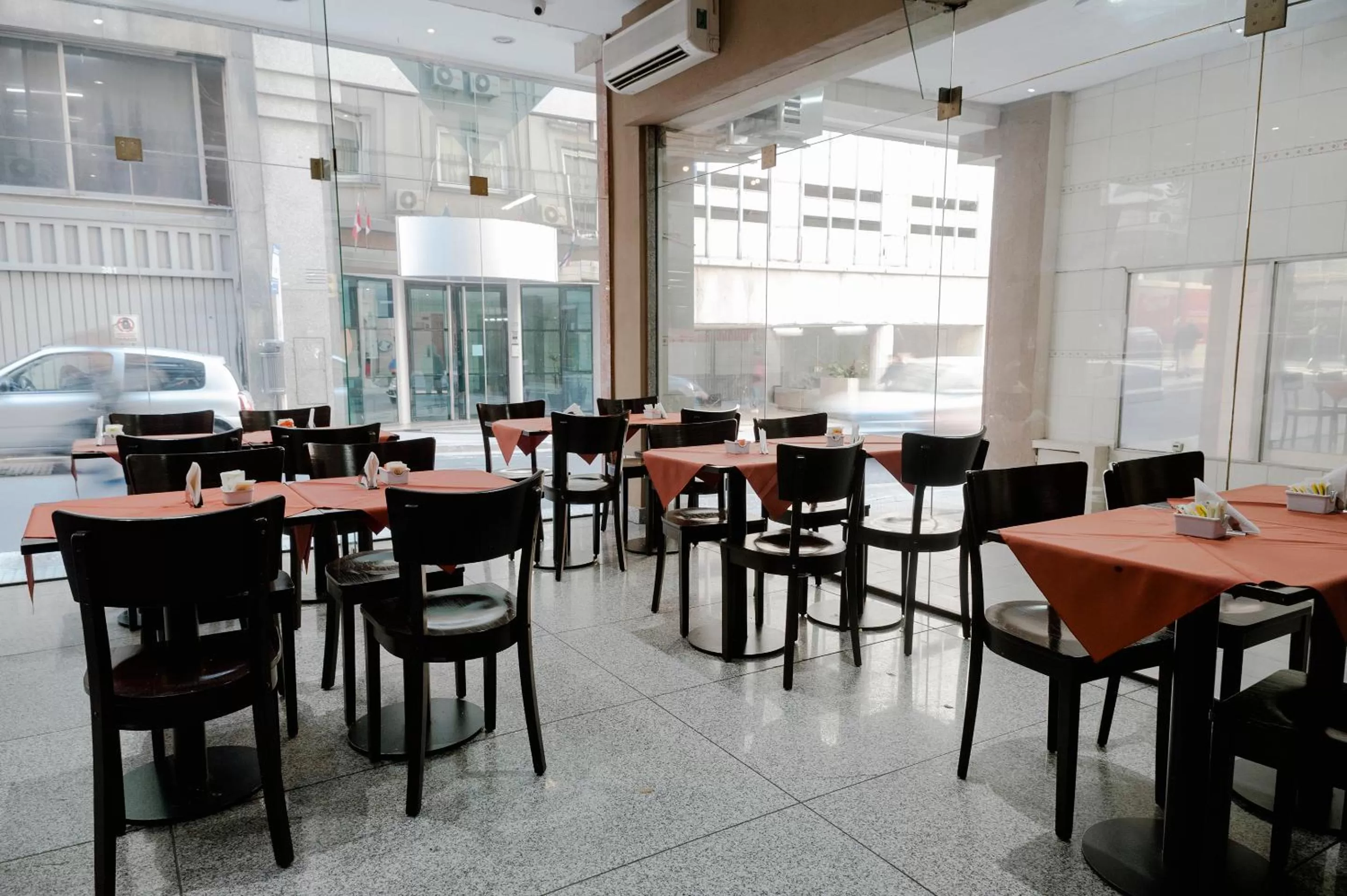 Restaurant/places to eat in Tucuman Palace Hotel