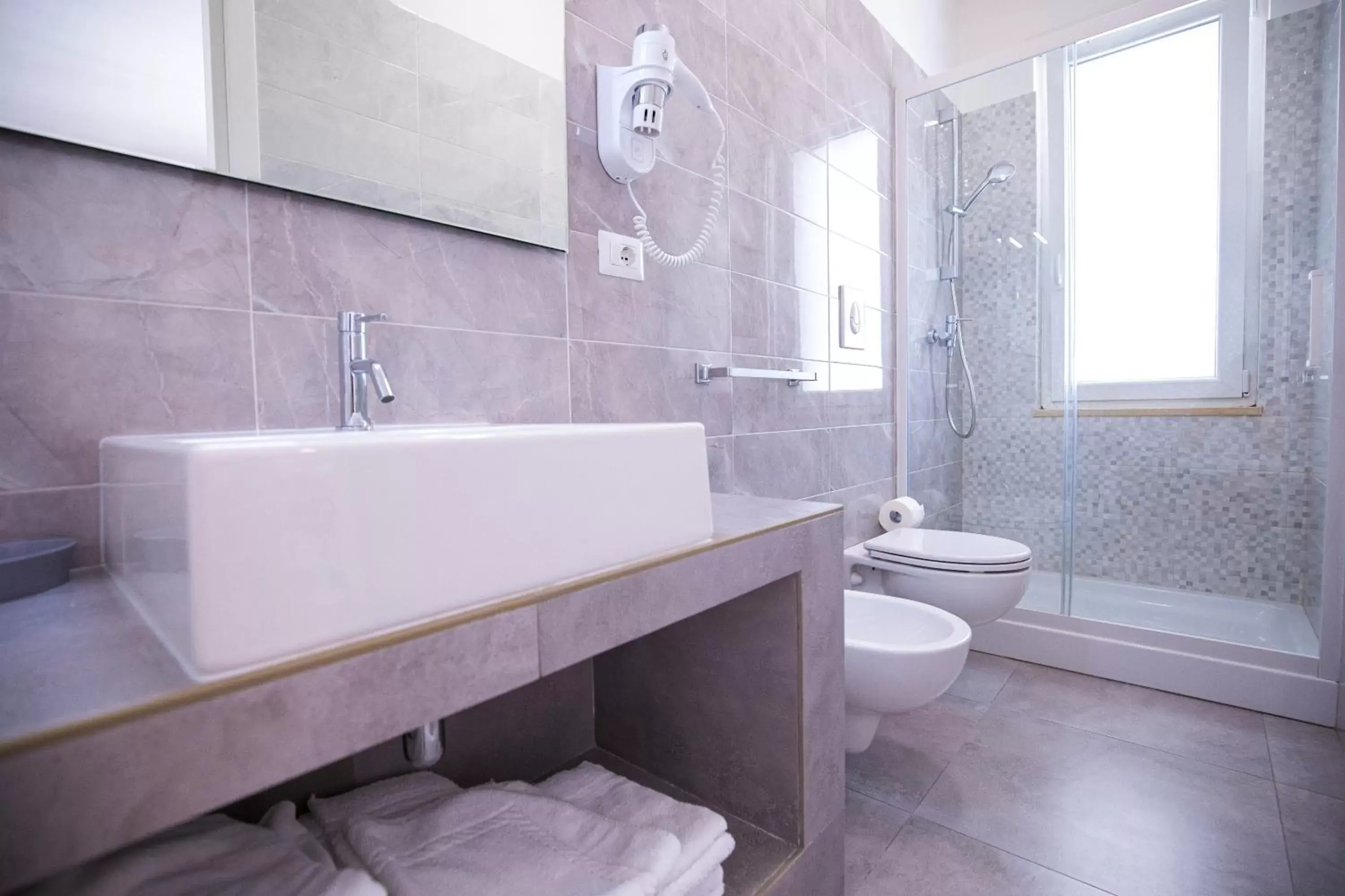 Shower, Bathroom in Donnosanto Residence Pantanagianni
