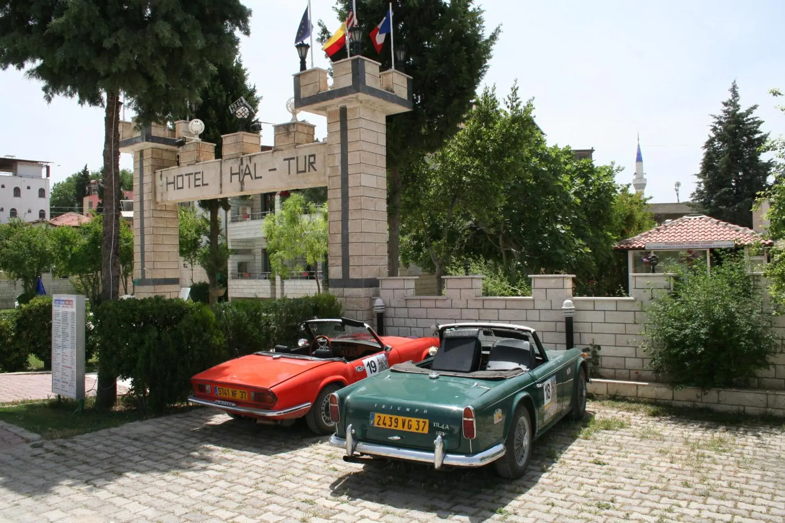 Facade/entrance, Property Building in Hotel HAL-TUR