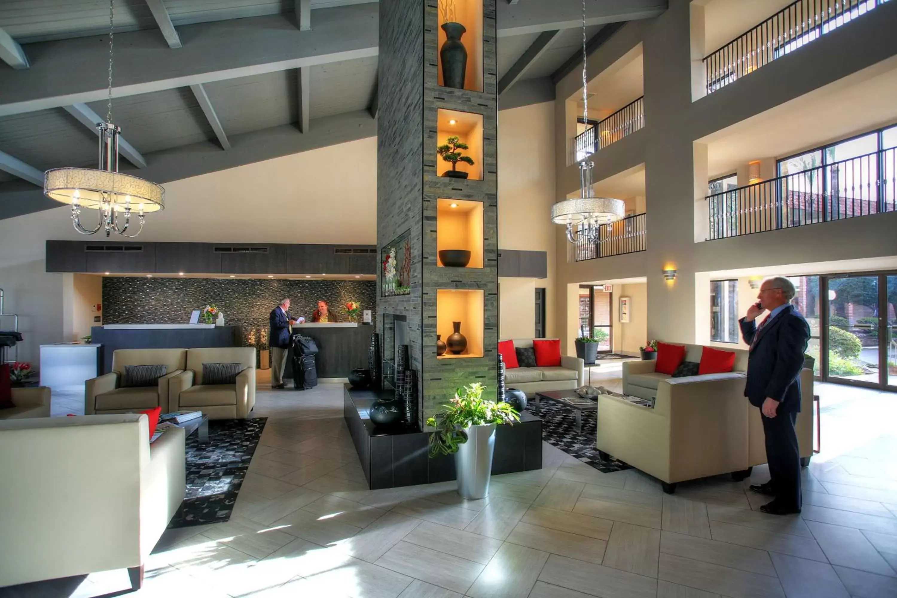 Lobby or reception, Restaurant/Places to Eat in DoubleTree Suites by Hilton Tucson Airport