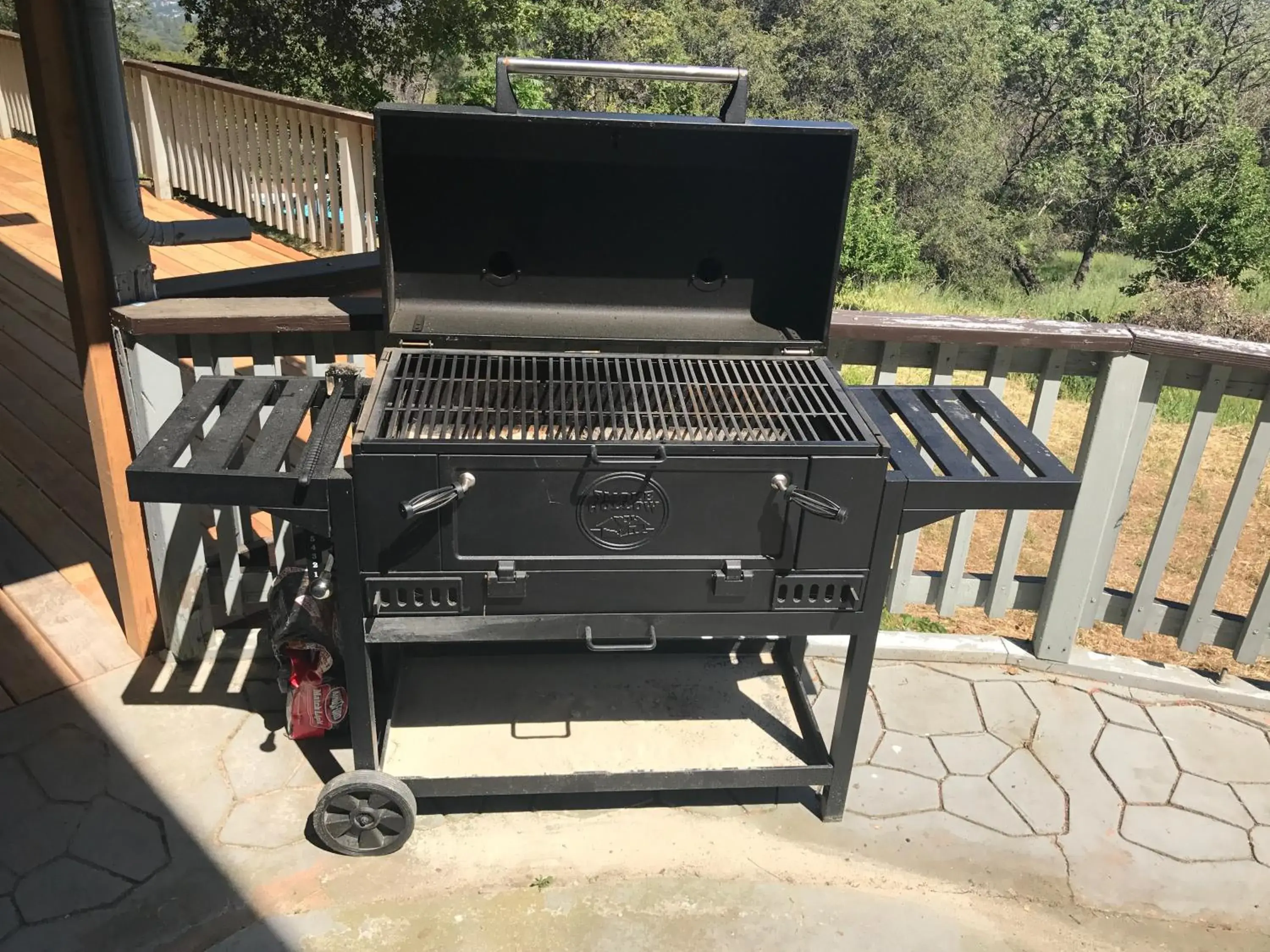 BBQ facilities in Mountain Trail Lodge and Vacation Rentals