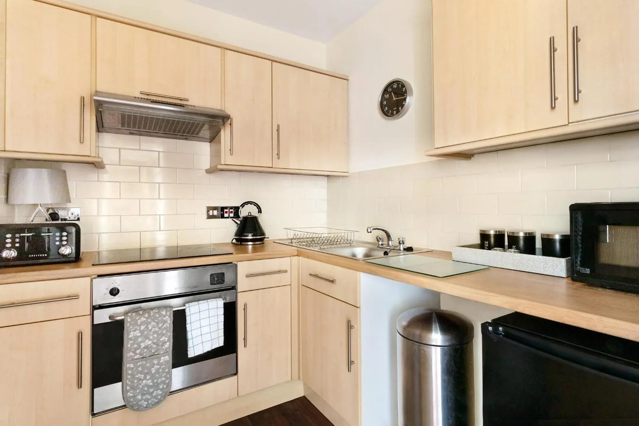 Kitchen or kitchenette, Kitchen/Kitchenette in Granville Apartments Harrogate