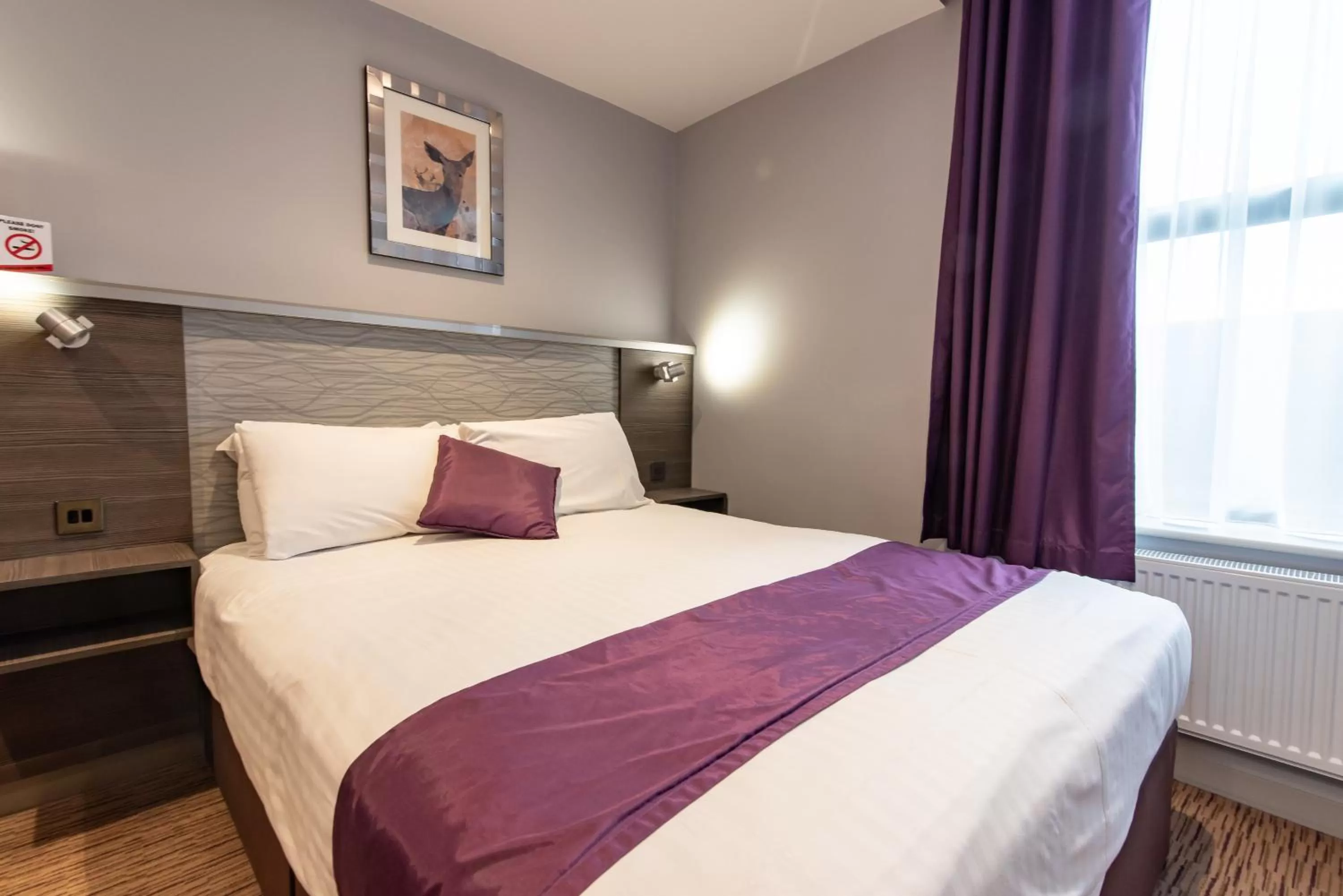 Bed in Hogs Back Hotel & Spa Nr Farnham