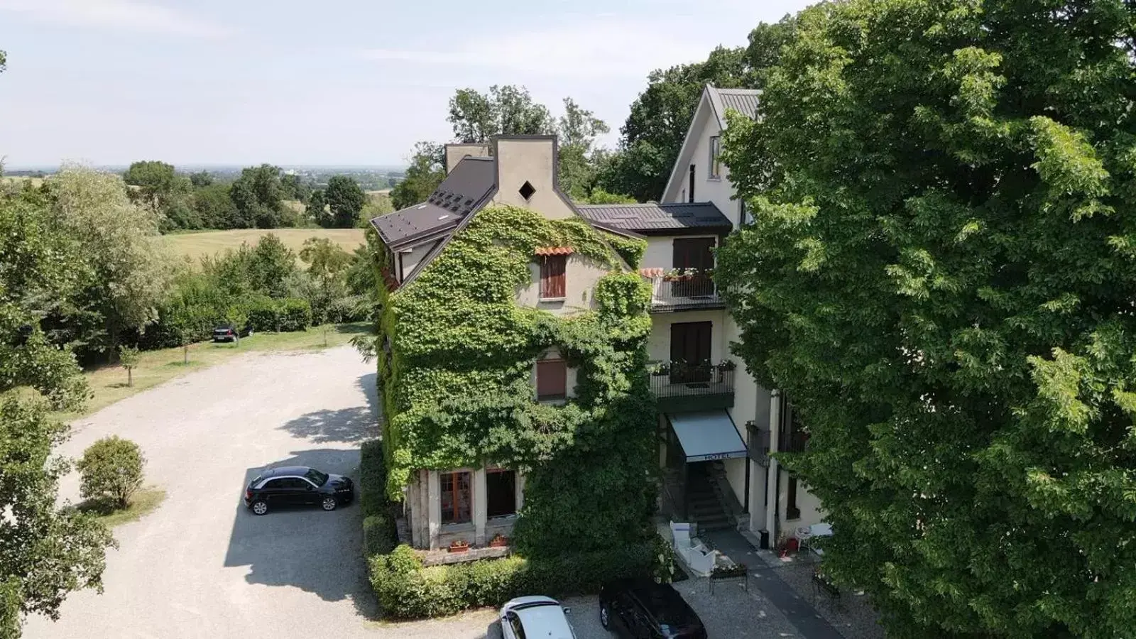 Bird's eye view, Property Building in Country Hotel Le Querce